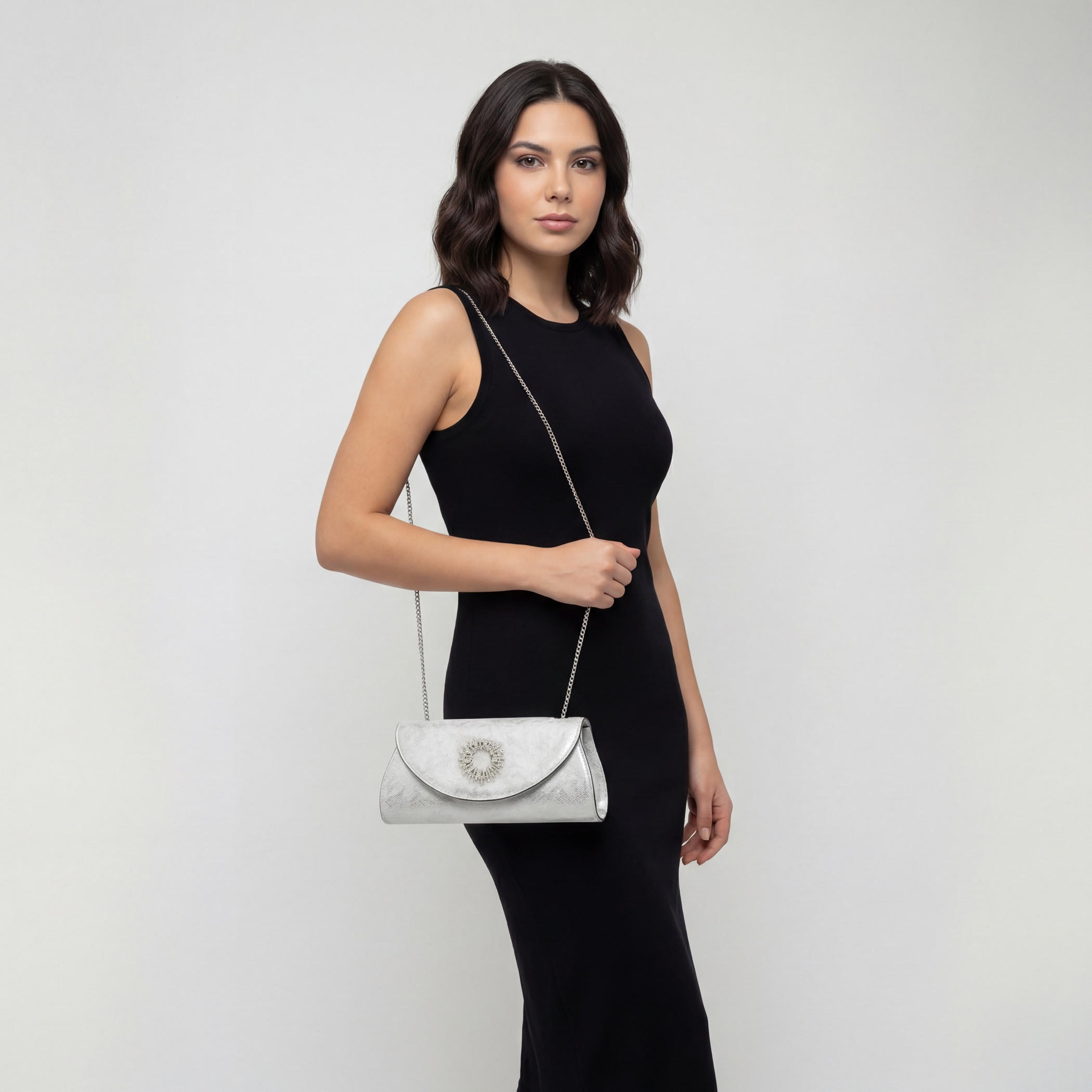 شنطة كروس بودي مزينة بحزام سلسلة من سيليست-women-bagsandwallets-handbags-image-2