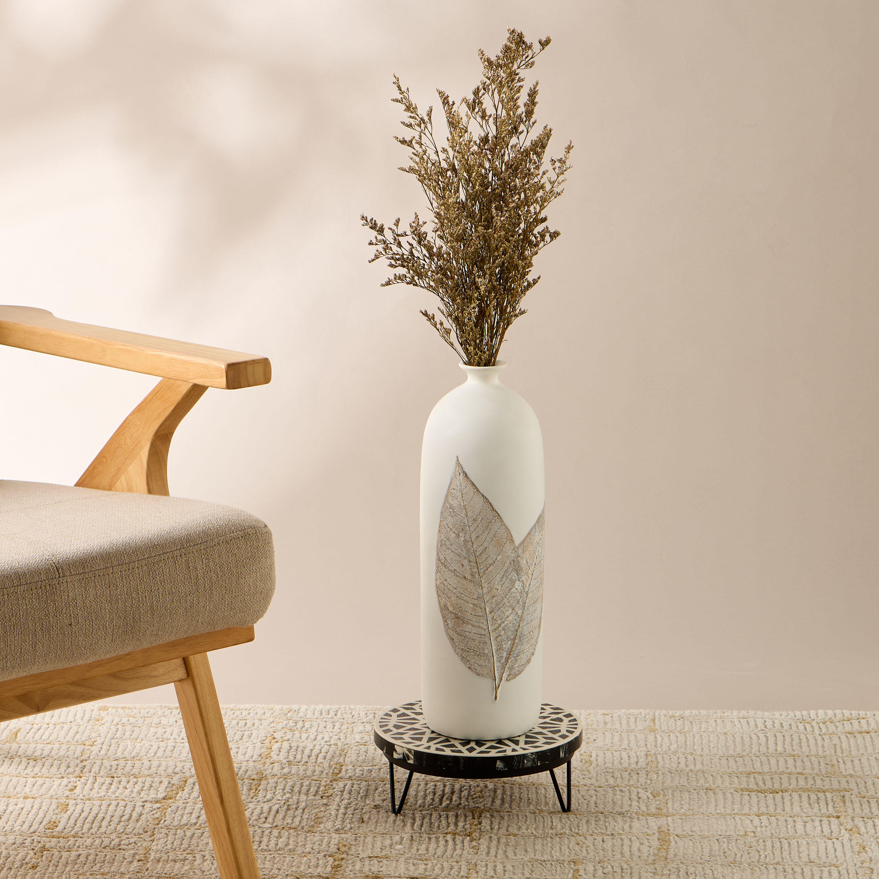 Resin Top Plant Stand - 26x30 cms-household-gardenandoutdoor-trellisandstands-plantstands-image-1