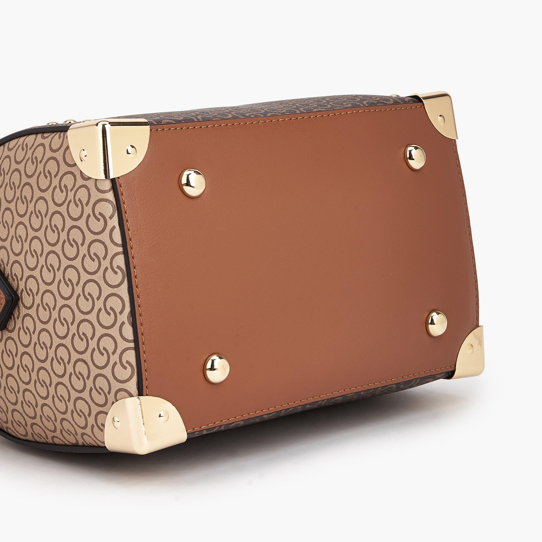 شنطة كروس بودي بارزة الملمس بحزام قابل للتعديل من سيليست-women-bagsandwallets-handbags-image-2