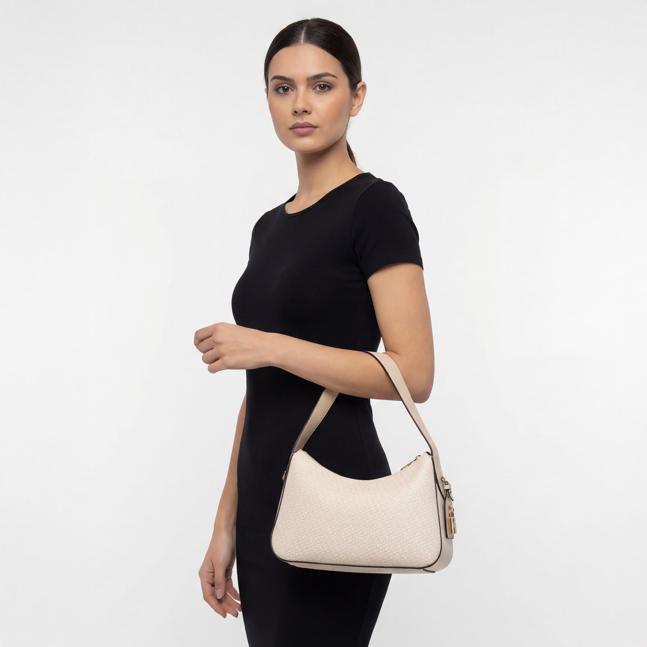 شنطة كتف بمقبض وطبعات مونوجرام من سيليست-women-bagsandwallets-handbags-image-2