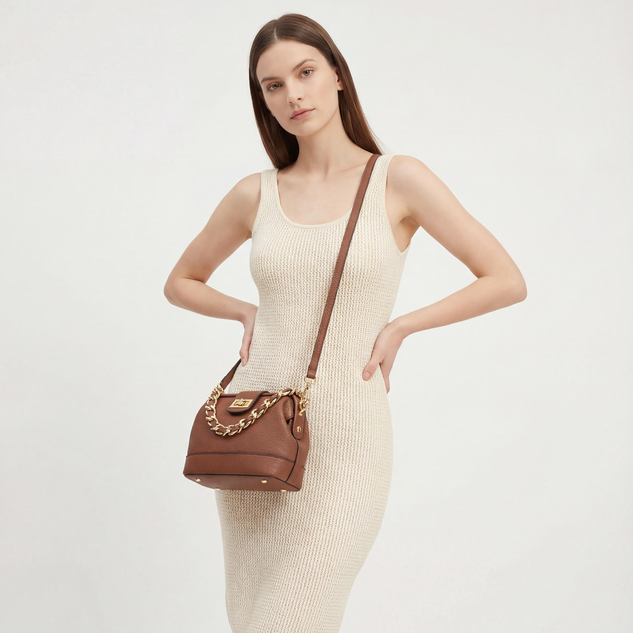 شنطة كروس بودي بارزة الملمس بإغلاق قفل لف من سيليست-women-bagsandwallets-handbags-image-2