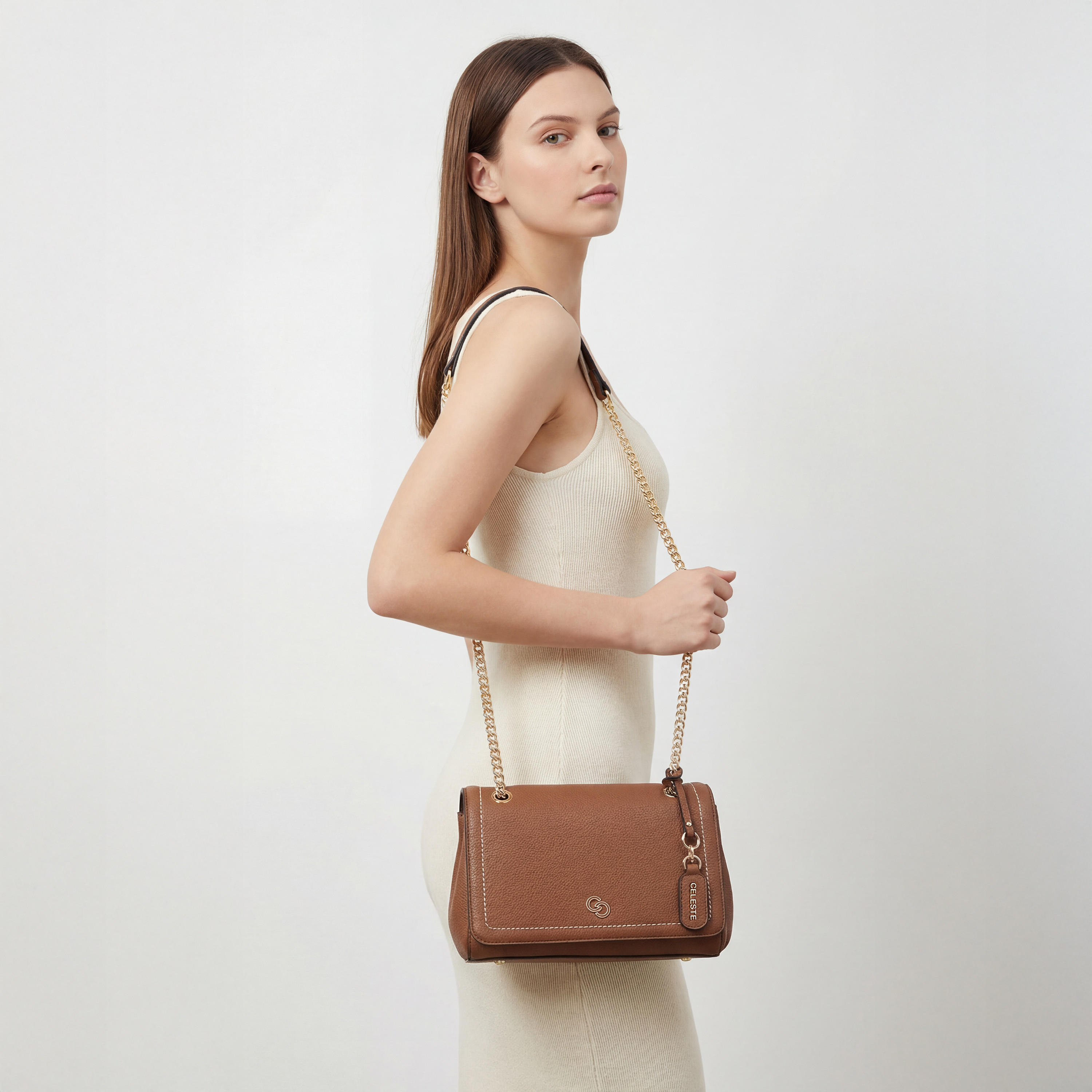 شنطة كروس بودي بتصميم خياطة متباينة وحزام سلسلة من سيليست-women-bagsandwallets-handbags-image-2