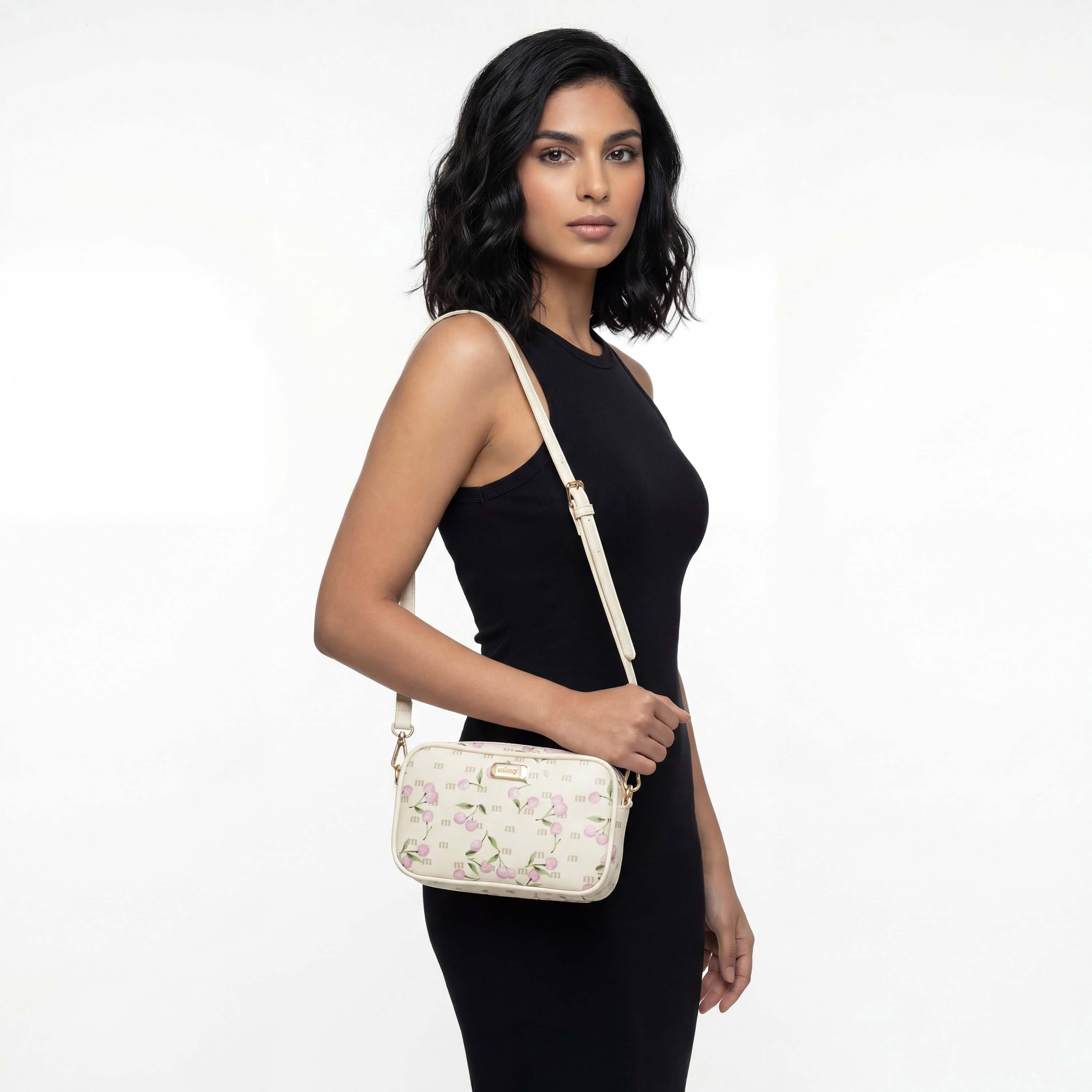 شنطة كروس بودي بطبعات كرز وحزام قابل للفصل من ميسي-women-bagsandwallets-handbags-image-3