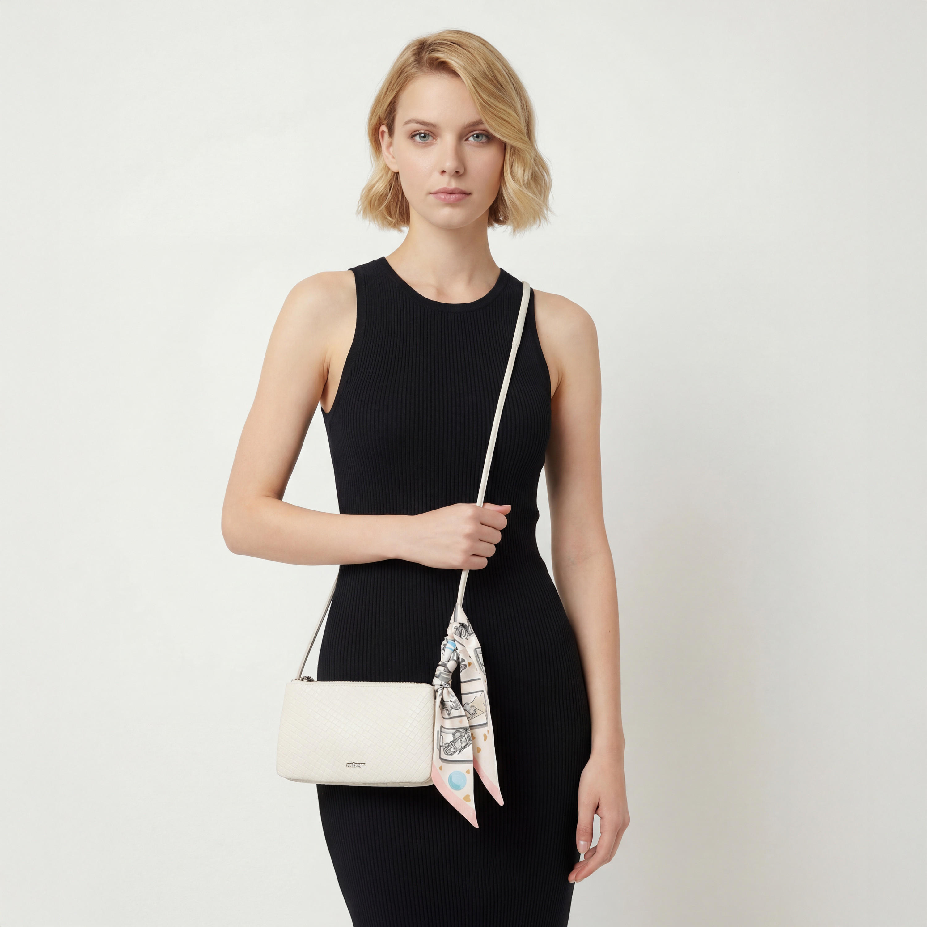 شنطة كروس بودي بارزة الملمس بحزام من ميسي-women-bagsandwallets-handbags-image-2