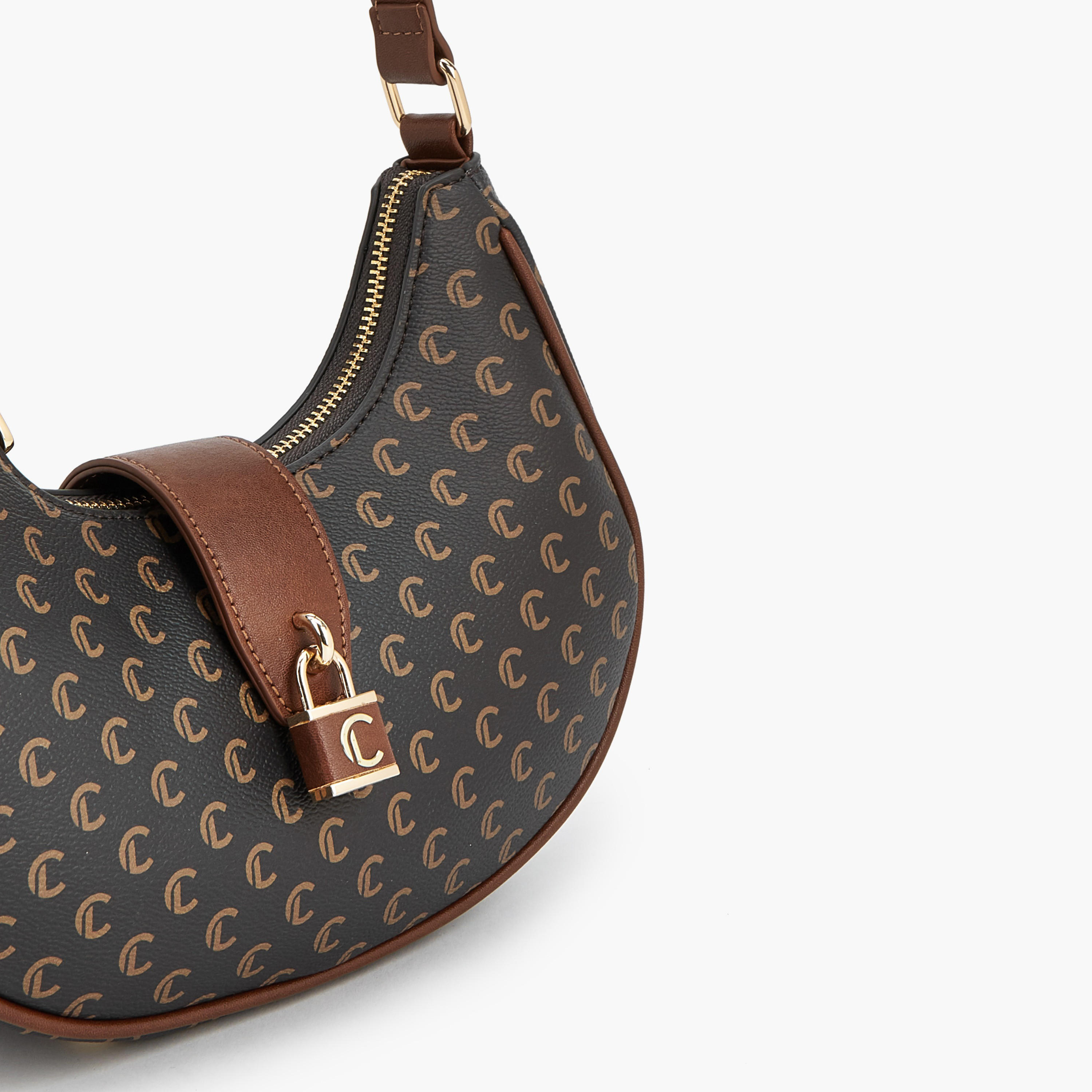 شنطة كتف بحزام قابل للتعديل وطبعات مونوجرام من لو كونفورت-women-bagsandwallets-handbags-image-4