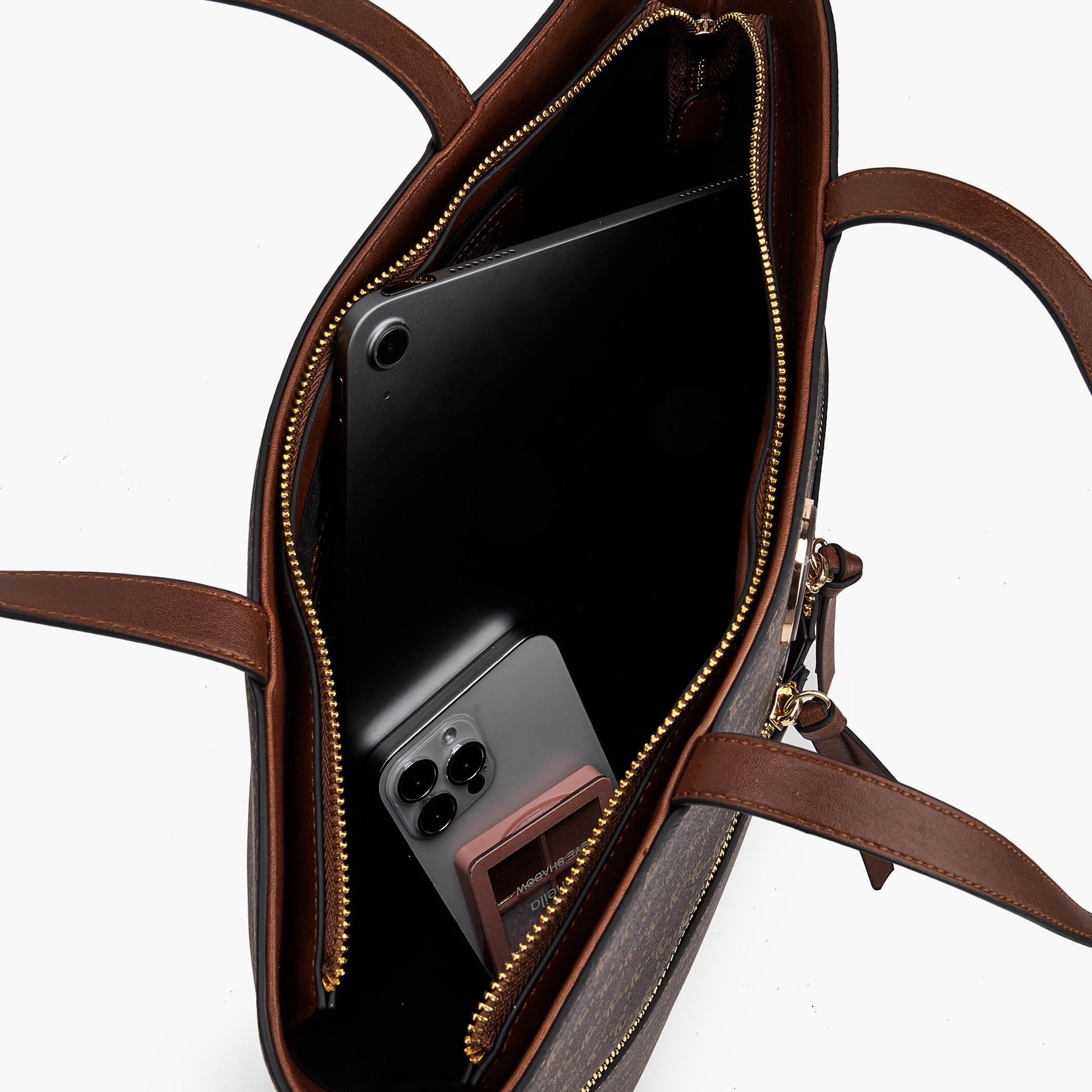 شنطة توتي بمقابض مزدوجة وطبعات مونوجرام من لو كونفورت-women-bagsandwallets-handbags-image-7