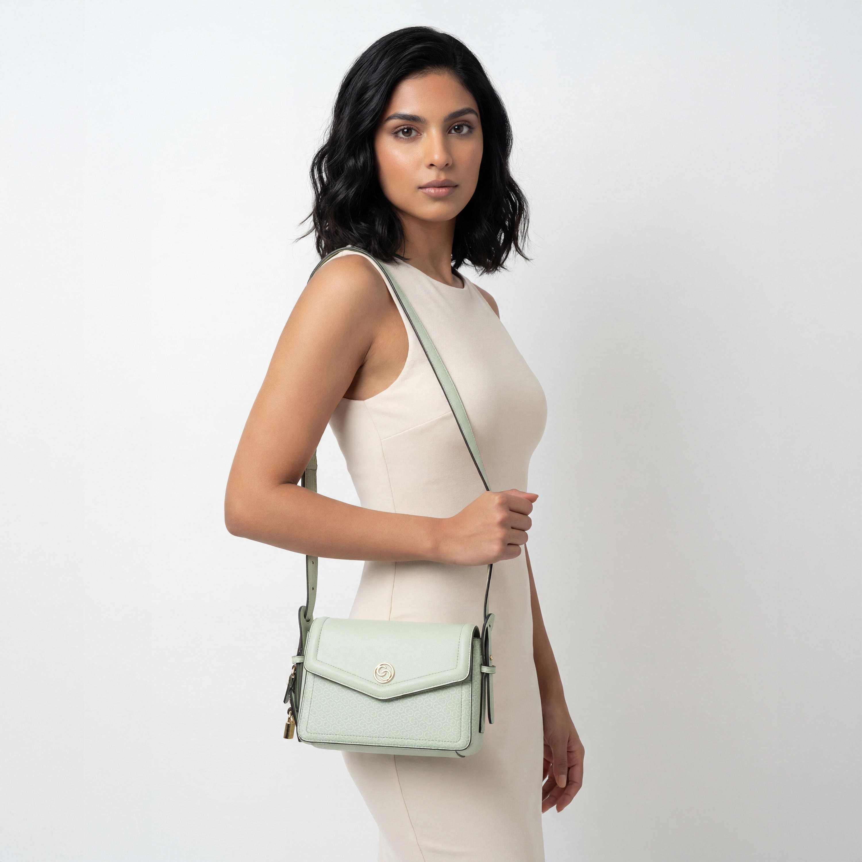 شنطة كروس بودي بطبعات مونوجرام بحزام قابل للتعديل من سيليست-women-bagsandwallets-handbags-image-2