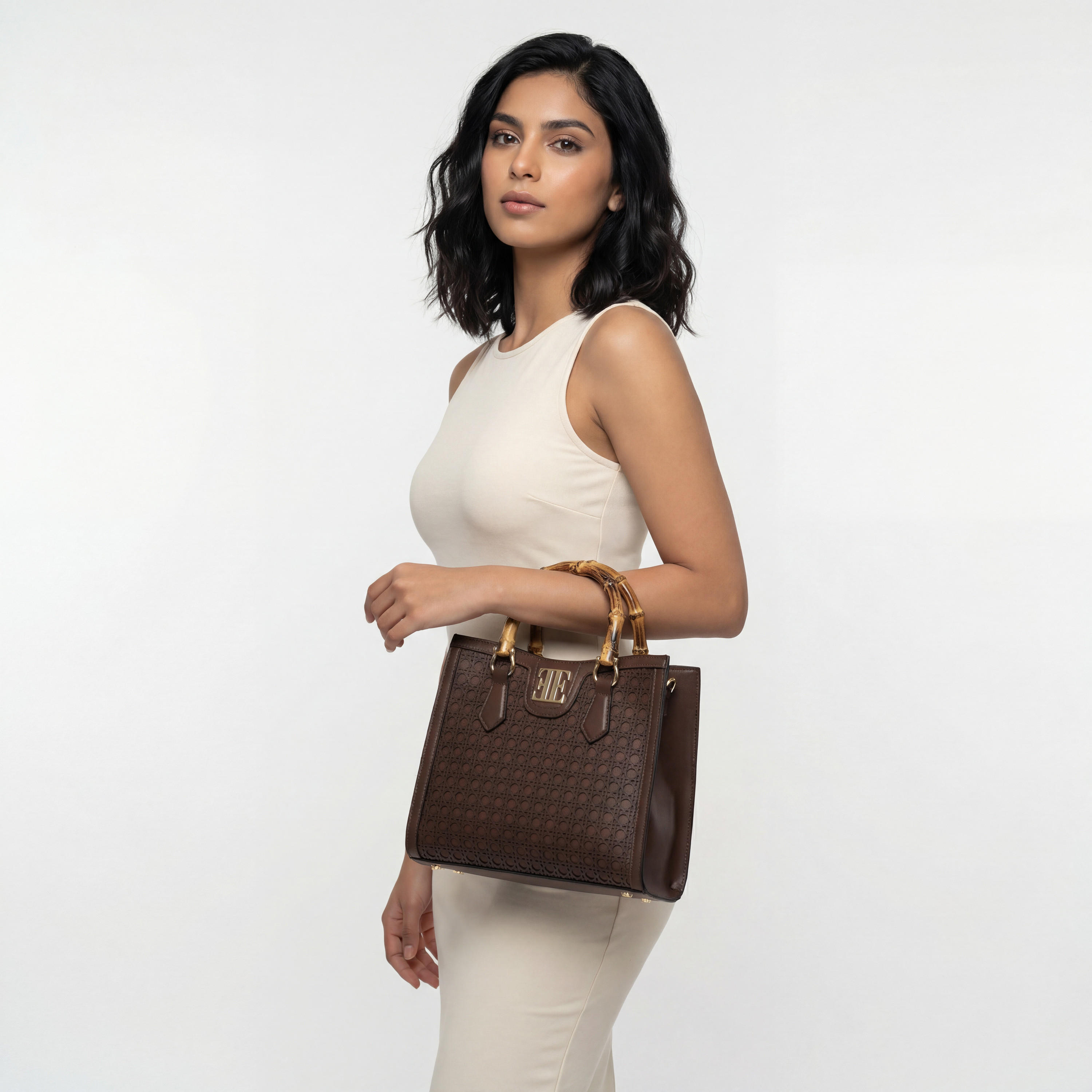 شنطة توتي مثقبة بمقابض مزدوجة من إيل-women-bagsandwallets-handbags-image-2