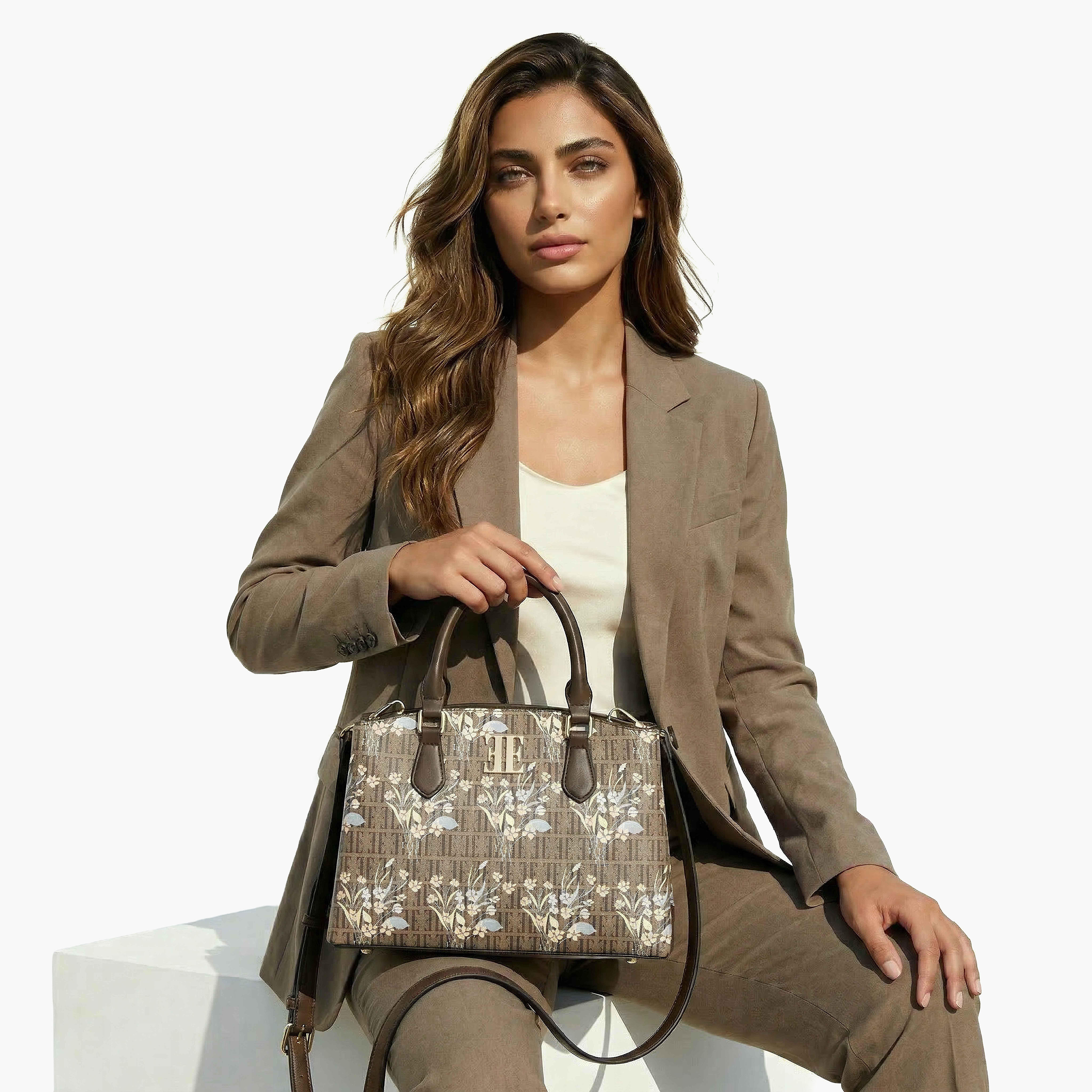 شنطة ساتشل بطبعات مونوجرام وزهور مع حزام قابل للفصل من إيل-women-bagsandwallets-handbags-image-2