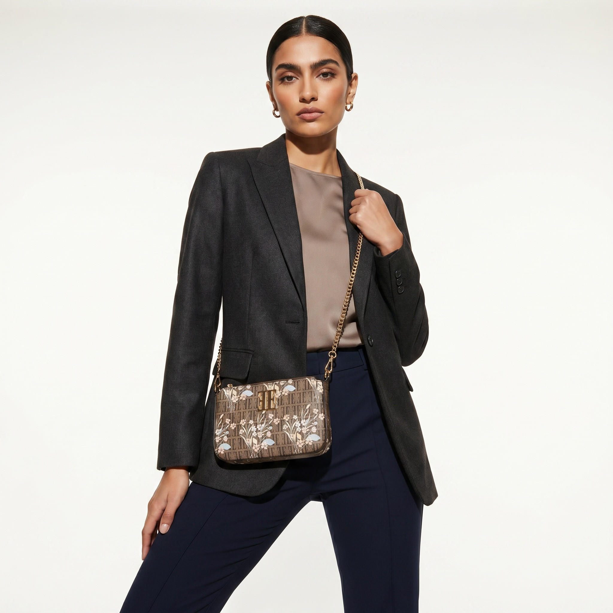 شنطة كروس بودي بطبعات مونوجرام وأزهار وحزام سلسلة من إيل-women-bagsandwallets-handbags-image-2