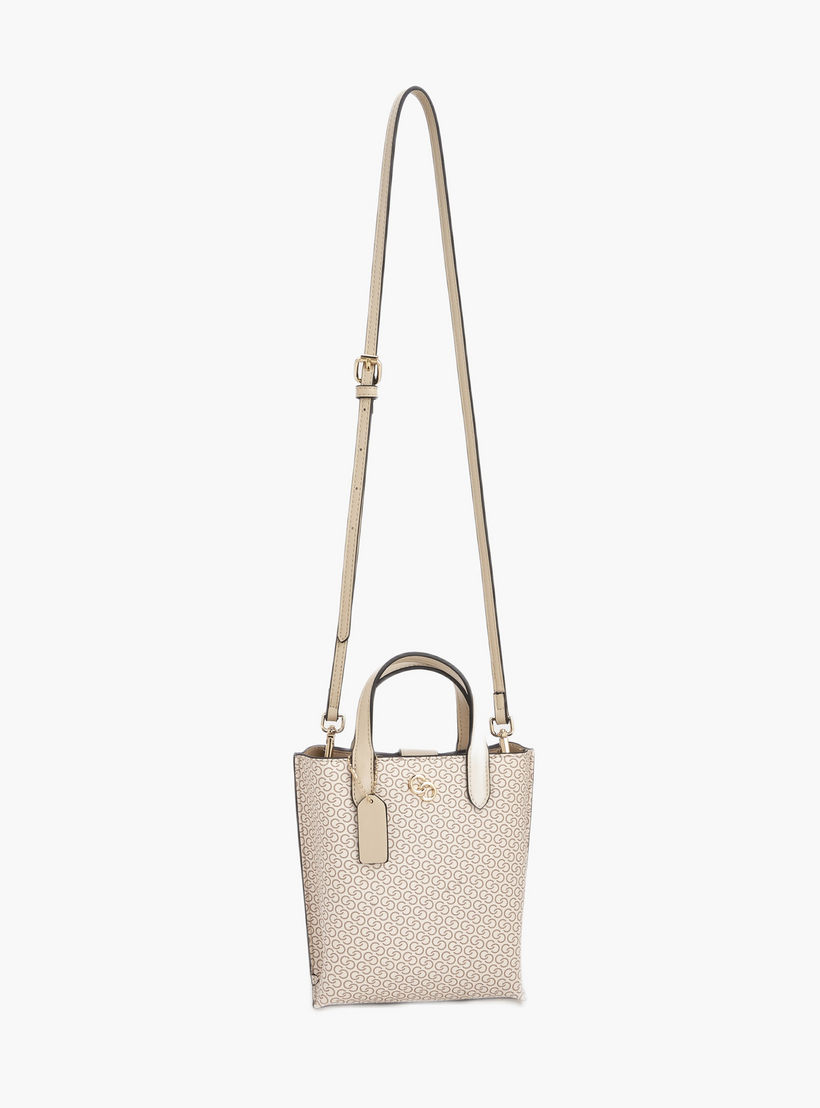 شنطة توتي بمقابض مزدوجة وطبعات مونوجرام من سيليست-women-bagsandwallets-handbags-image-3