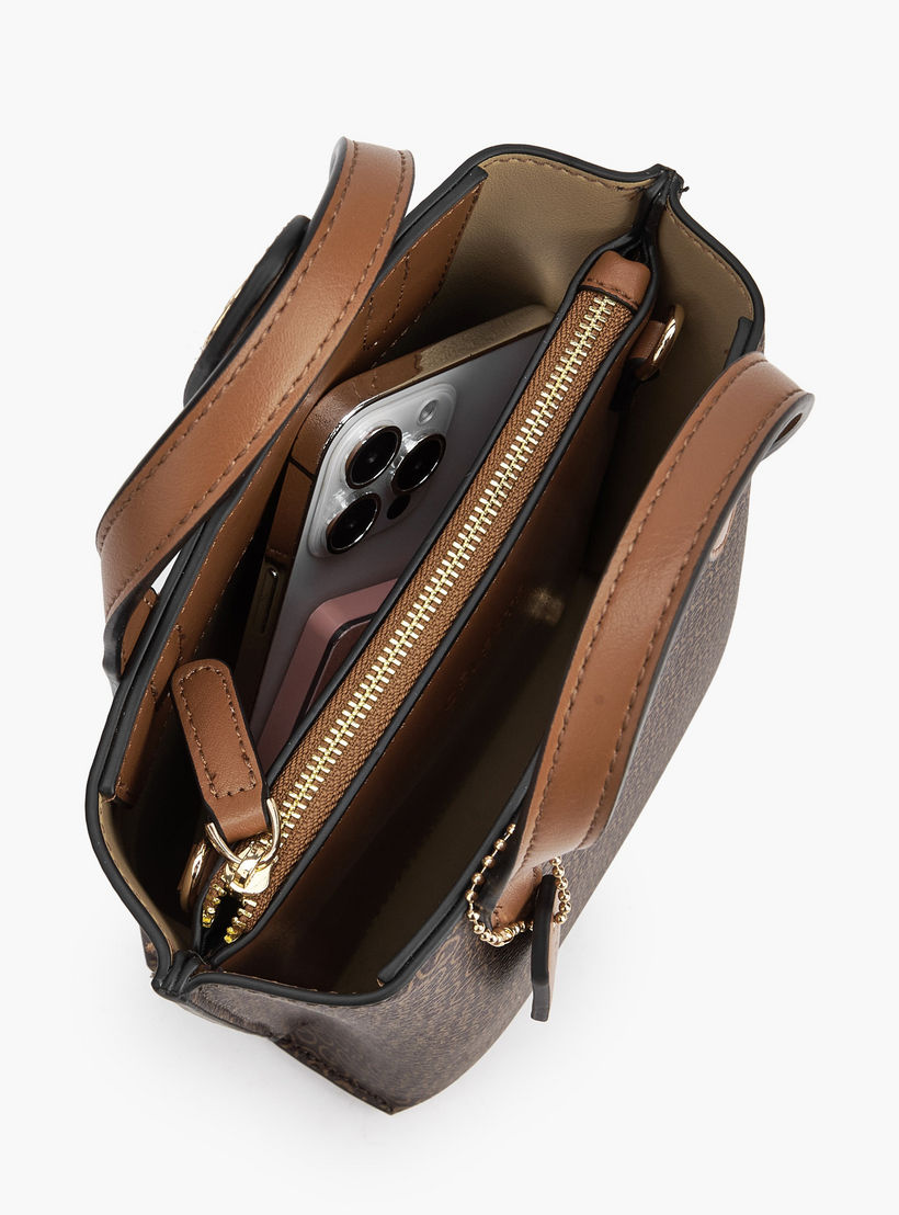 شنطة توتي بمقابض مزدوجة وطبعات مونوجرام من سيليست-women-bagsandwallets-handbags-image-9