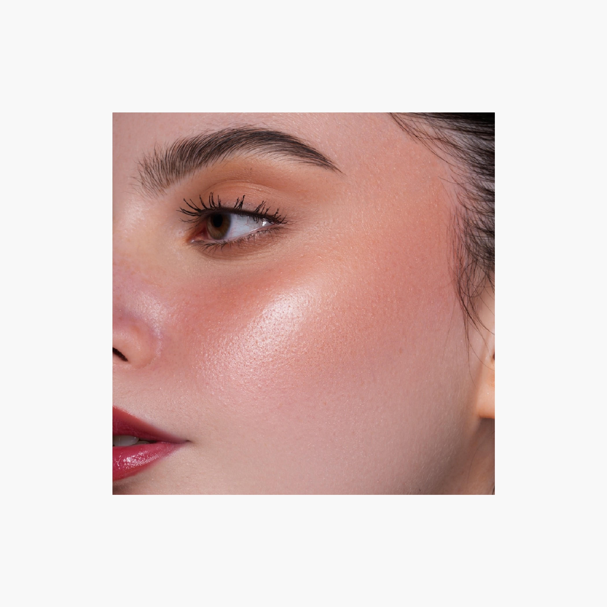 Loca Liquid Highlighter Radiant Finish-beautyandpersonalcare-makeup-face-highlighters-image-2