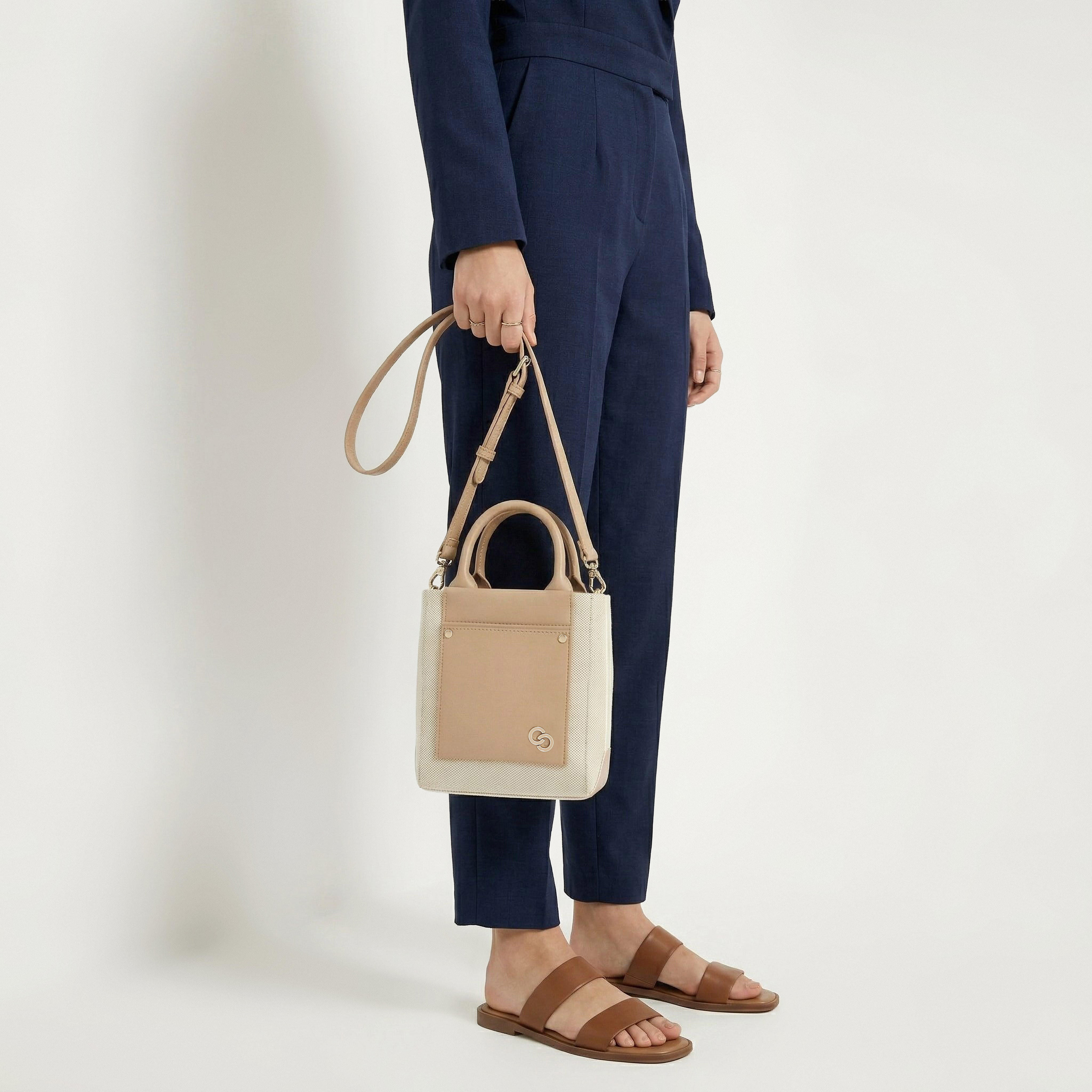 شنطة كروس بودي بارزة الملمس بمقبض مزدوج من سيليست-women-bagsandwallets-handbags-image-7