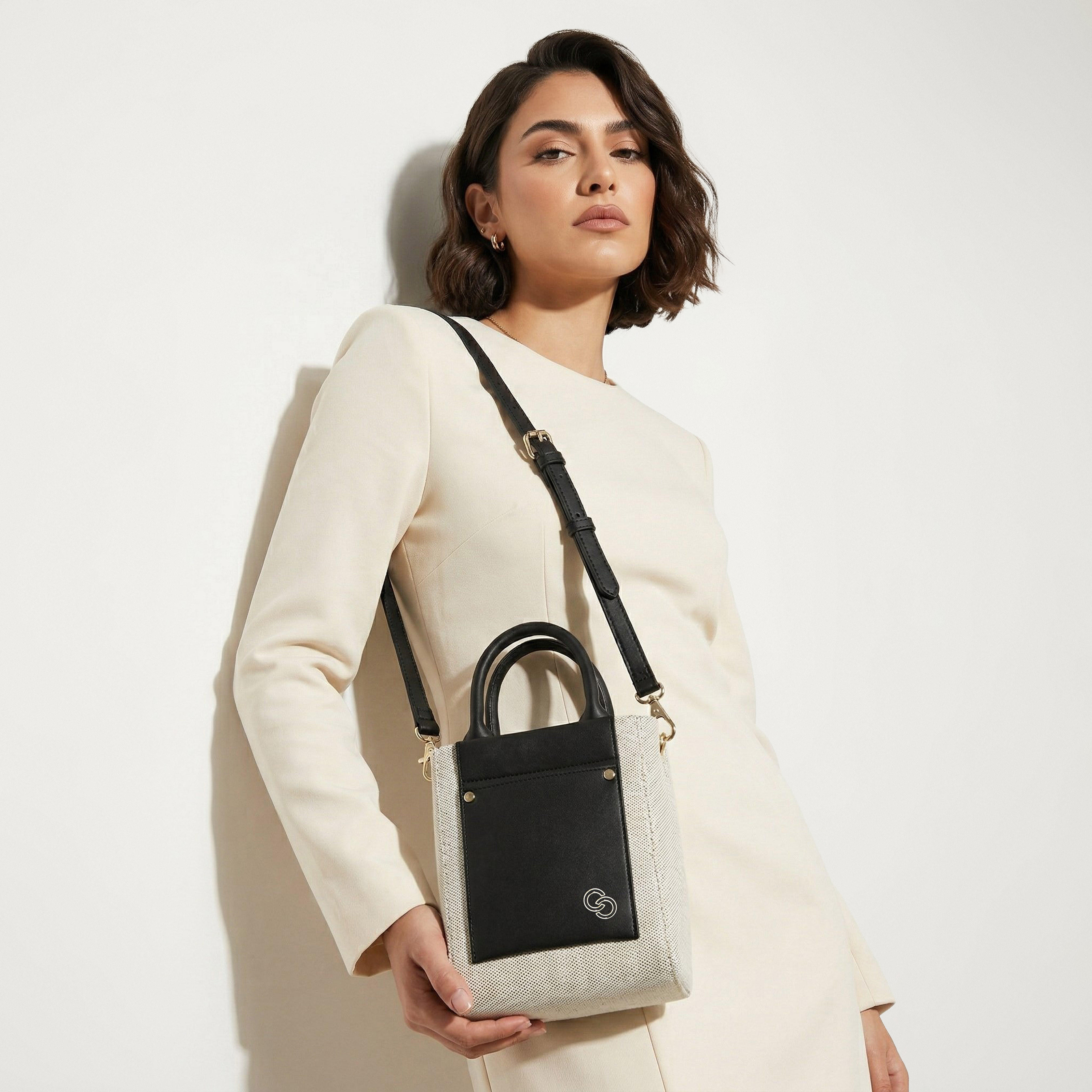 شنطة كروس بودي بارزة الملمس بمقبض مزدوج من سيليست-women-bagsandwallets-handbags-image-2
