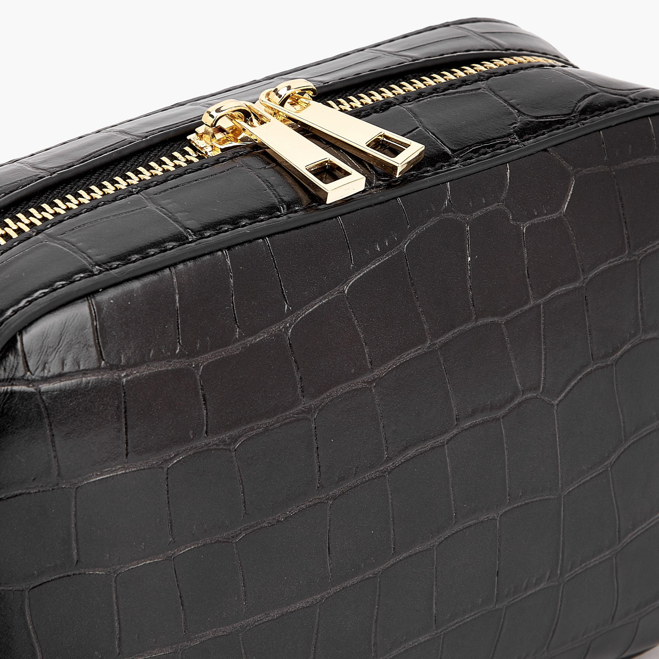 شنطة كروس بودي بارزة الملمس بسحّاب إغلاق من سيليست-women-bagsandwallets-handbags-image-5
