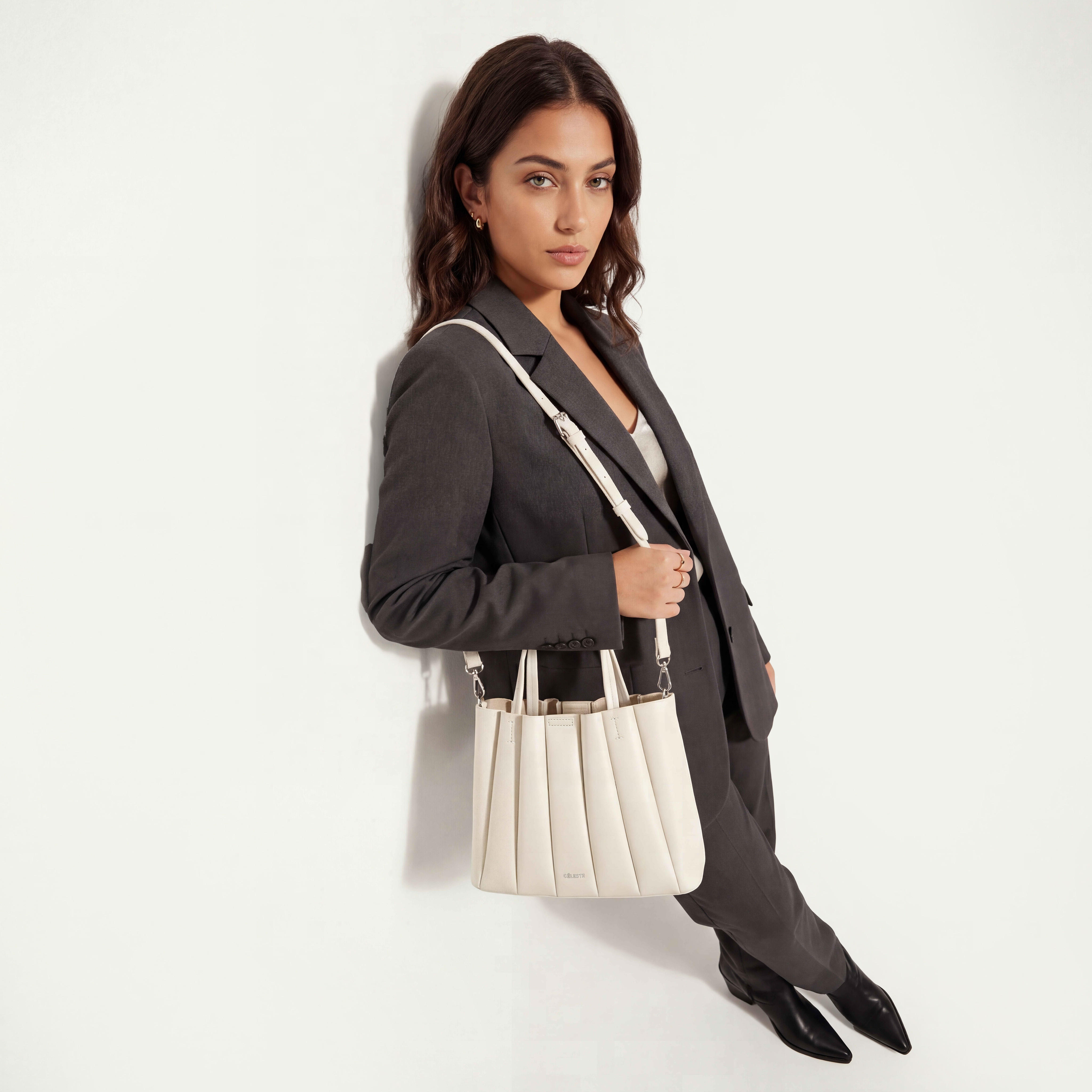 شنطة توتي بكسرات مع شنطة صغيرة من سيليست-women-bagsandwallets-handbags-image-12