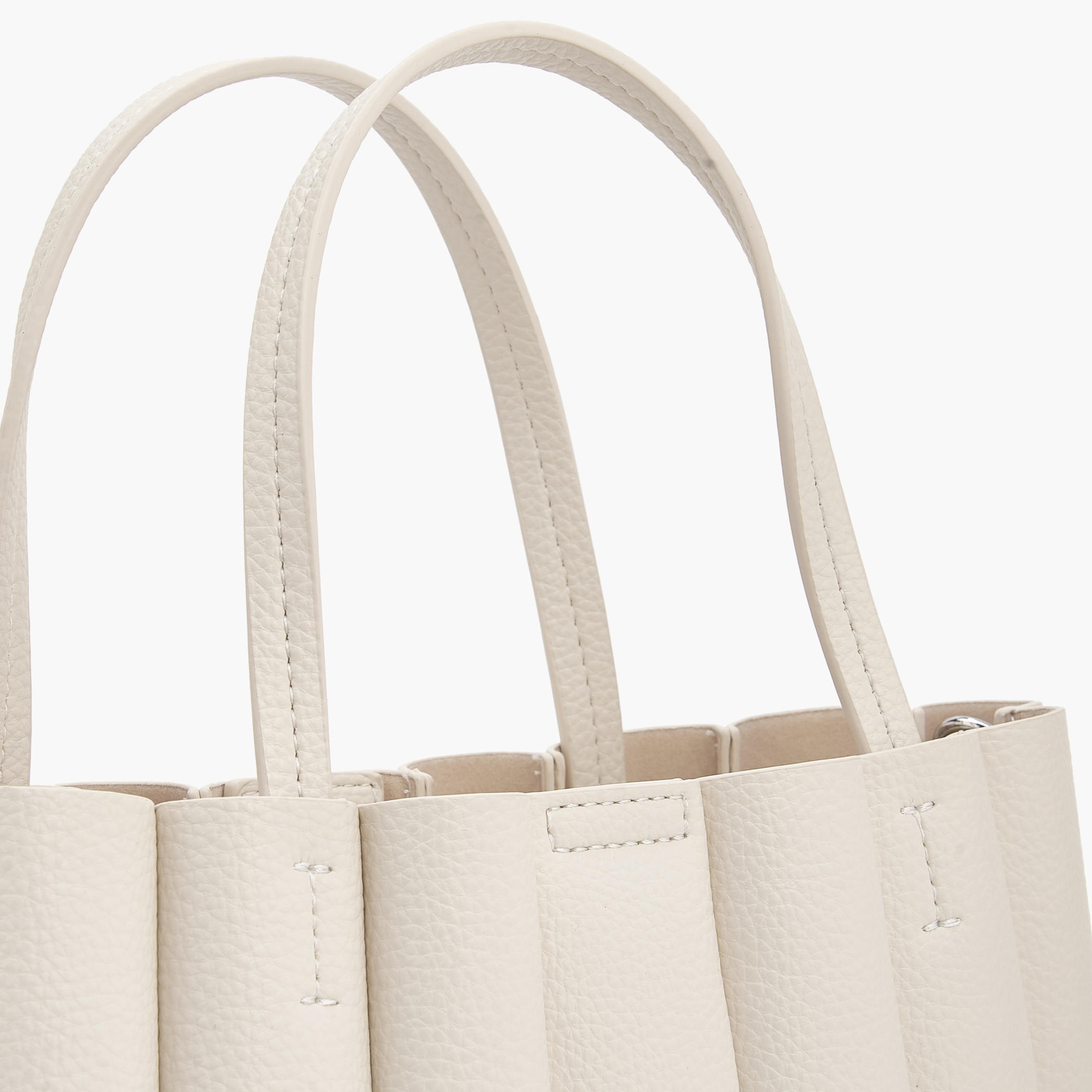 شنطة توتي بكسرات مع شنطة صغيرة من سيليست-women-bagsandwallets-handbags-image-7