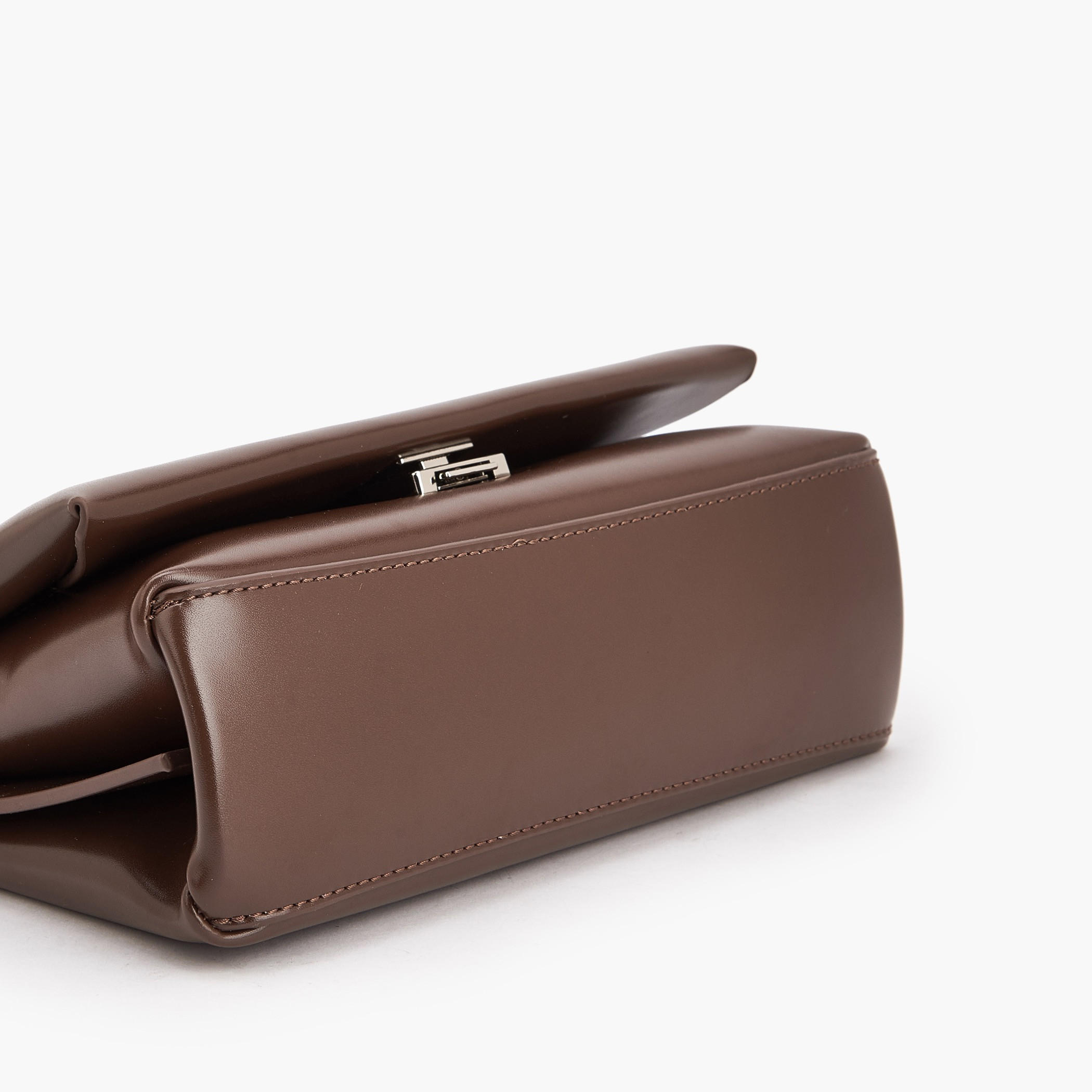 شنطة كتف بارزة الملمس بحزام سلسلة من سيليست-women-bagsandwallets-handbags-image-3