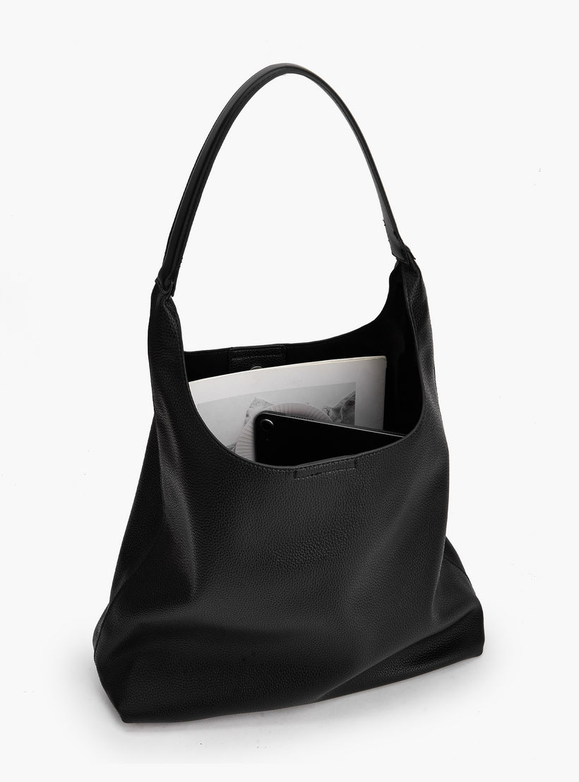 شنطة هوبو بارزة الملمس مع حزام من سيليست-women-bagsandwallets-handbags-image-8
