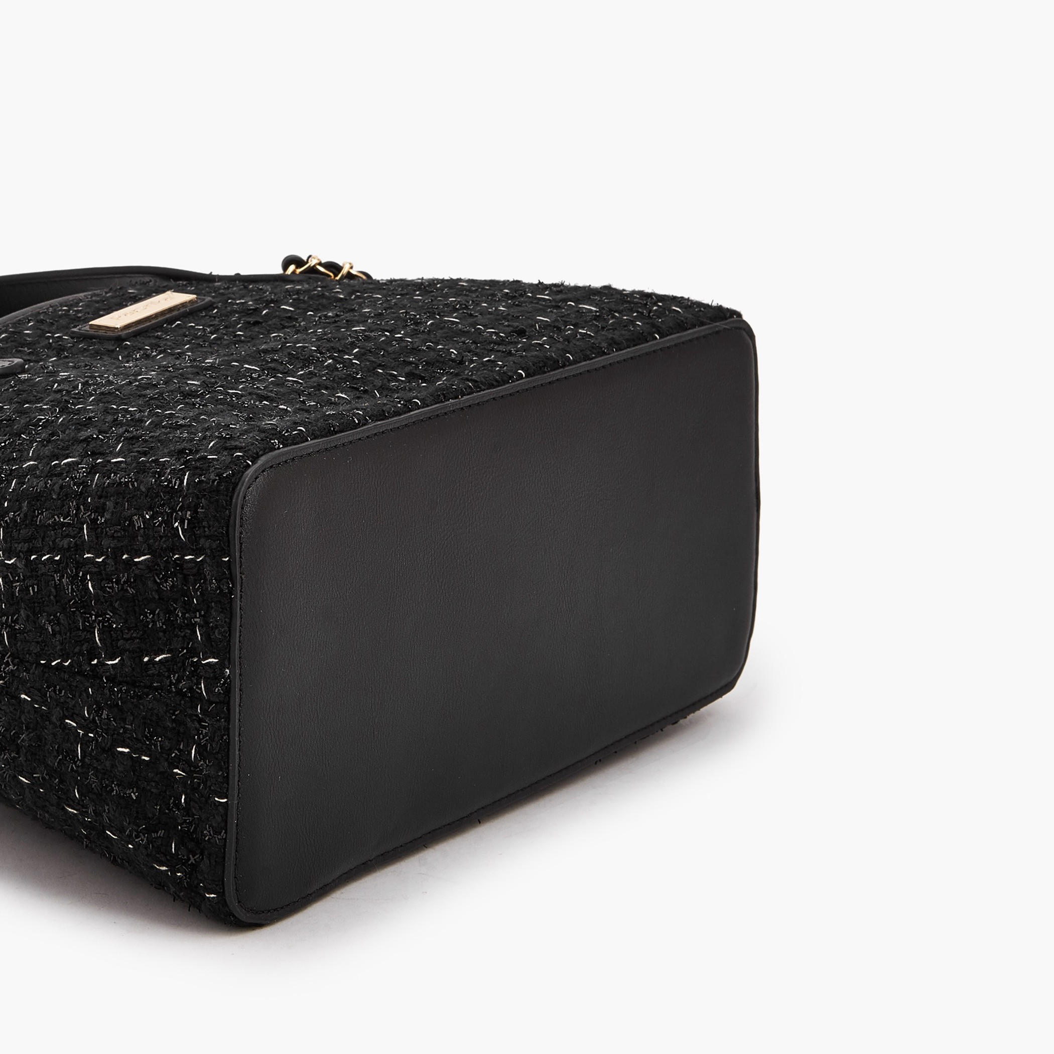 شنطة توت بارزة الملمس بنقشة جاكار مع إغلاق برباط شد من بابريكا-women-bagsandwallets-handbags-image-1