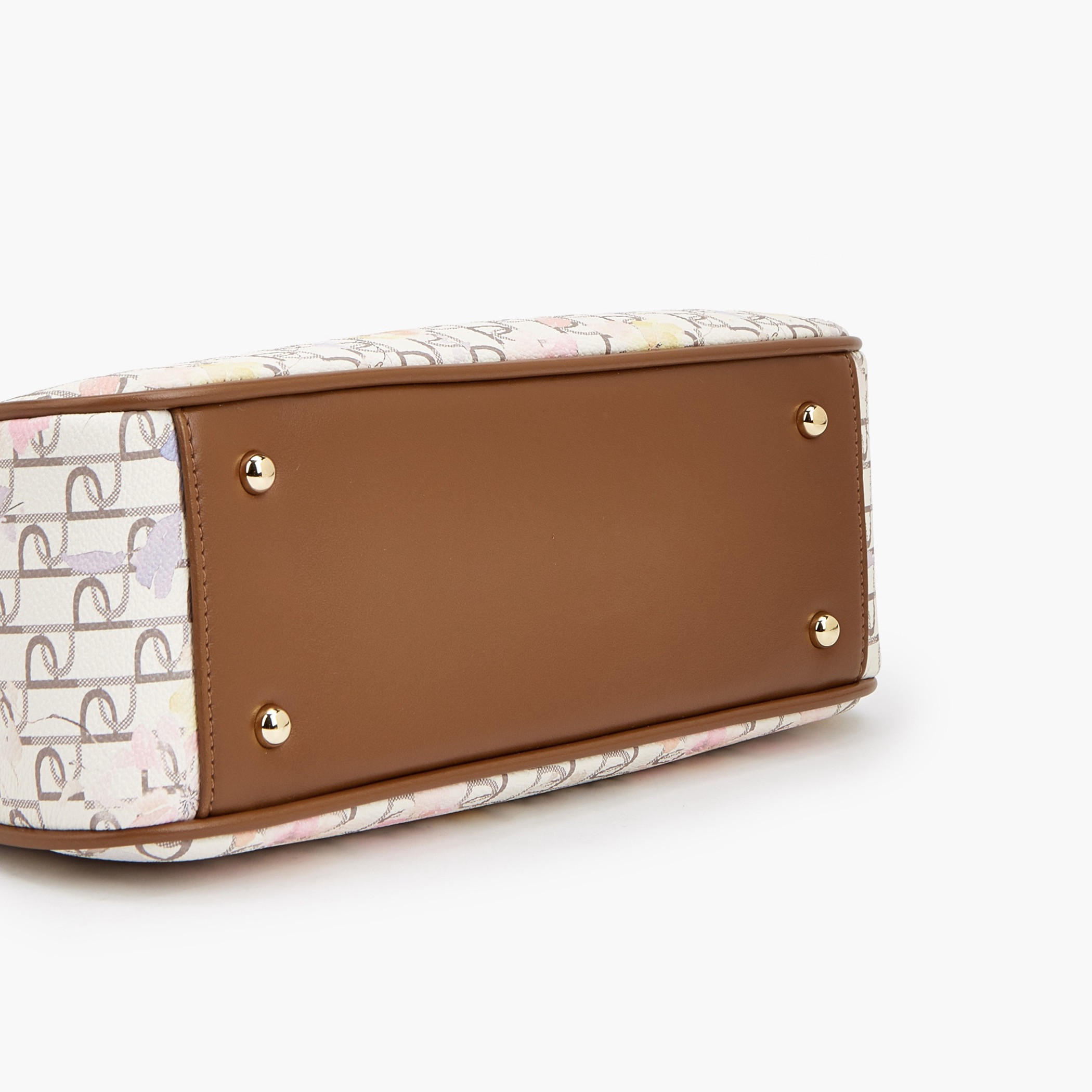 شنطة توتي بحزام قابل للفصل وطبعات مونوجرام من بابريكا-women-bagsandwallets-handbags-image-7