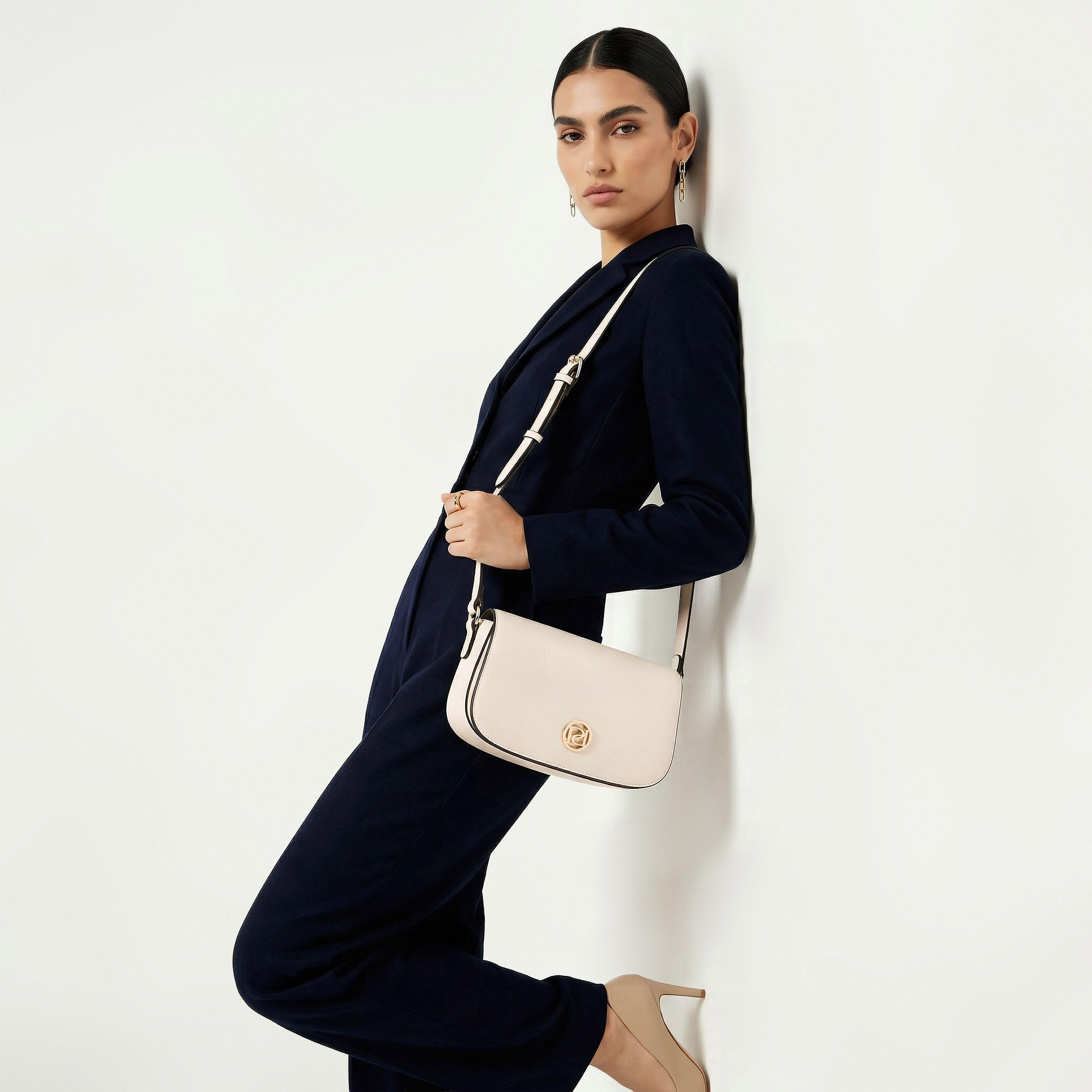 شنطة كتف سادة بحزام قابل للتعديل من بابريكا-women-bagsandwallets-handbags-image-2
