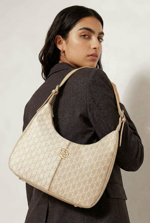 شنطة كتف بطبعات مونوجرام وسحاب إغلاق من بابريكا-women-bagsandwallets-handbags-image-1