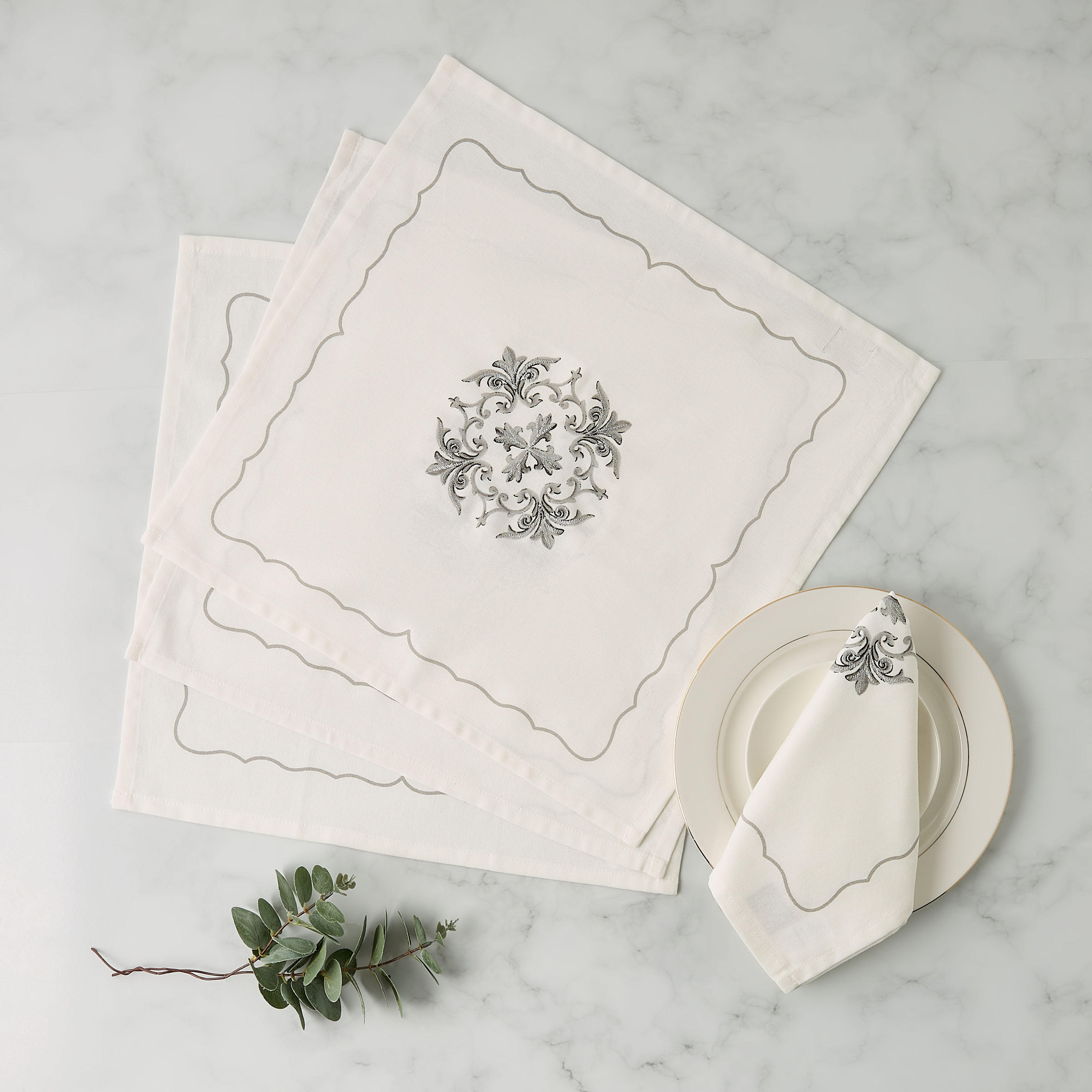 Gia Como 4-Piece Floral Print Napkin Set - 45x45 cms-household-dining-tablelinen-napkinsandaccessories-image-1
