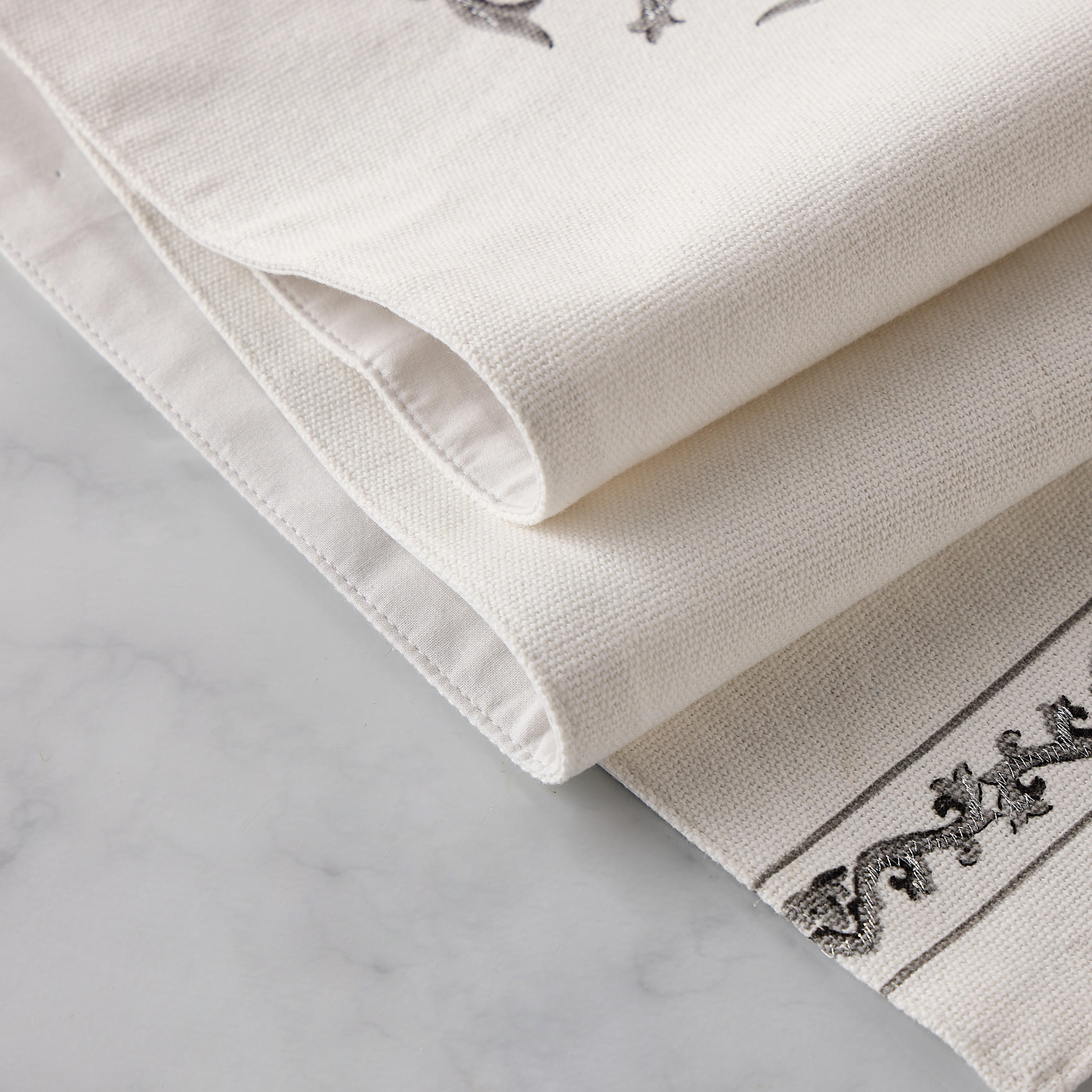 Gia Como Printed Table Runner - 180x33 cms-household-dining-tablelinen-runnersandtablecovers-image-3