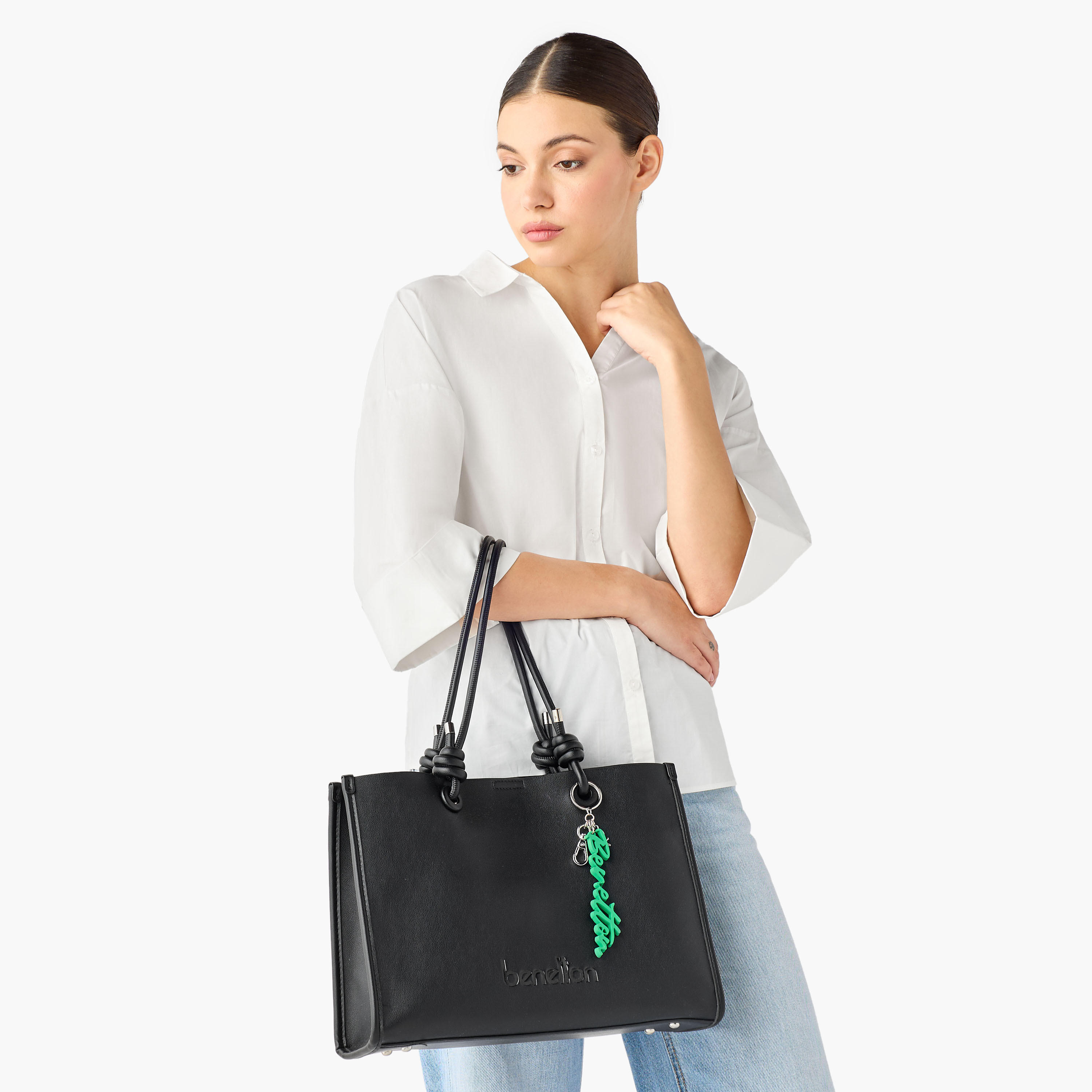 شنطة توت بمقبض مزدوج وبتفاصيل دلاية من يونايتد كلرز أوف بينيتون-women-bagsandwallets-handbags-image-2