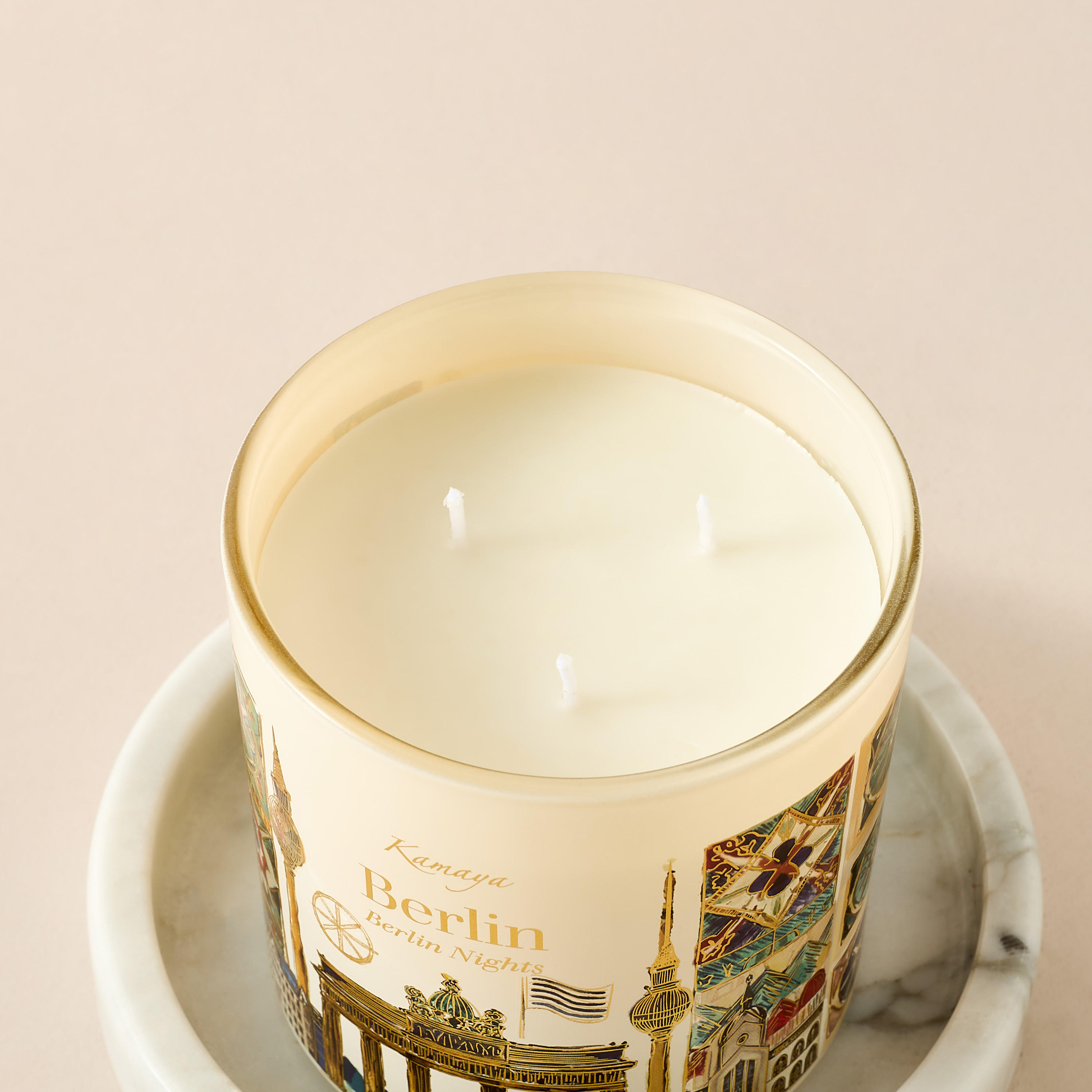 شمعة جرة معطرة برلين نايتس من كامايا - 400 جرام-household-homefragrance-candles-image-3