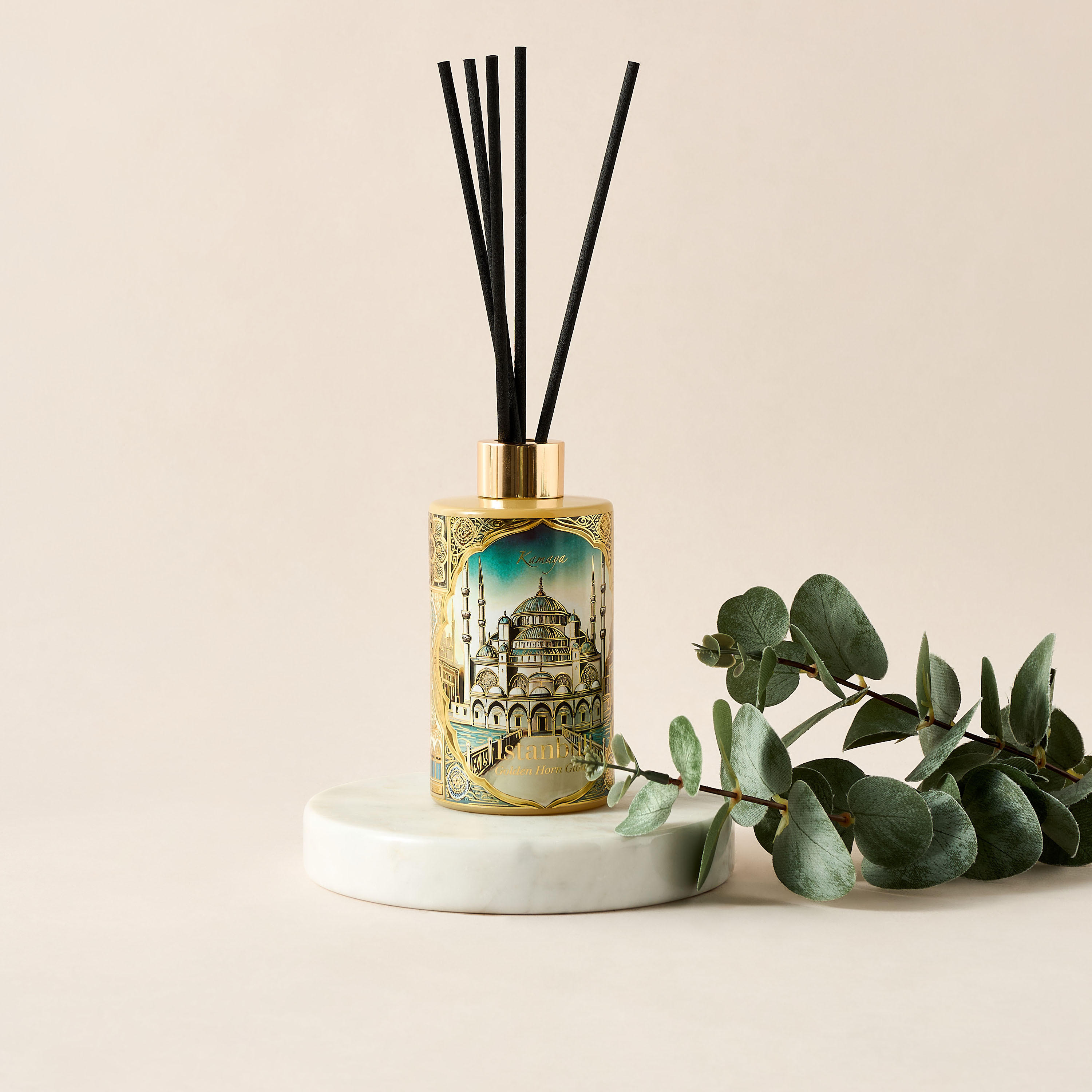 طقم موزّع عطور بالأعواد غولدن هورن غلو من كامايا - 200 مل-household-homefragrance-reeddiffusers-image-1