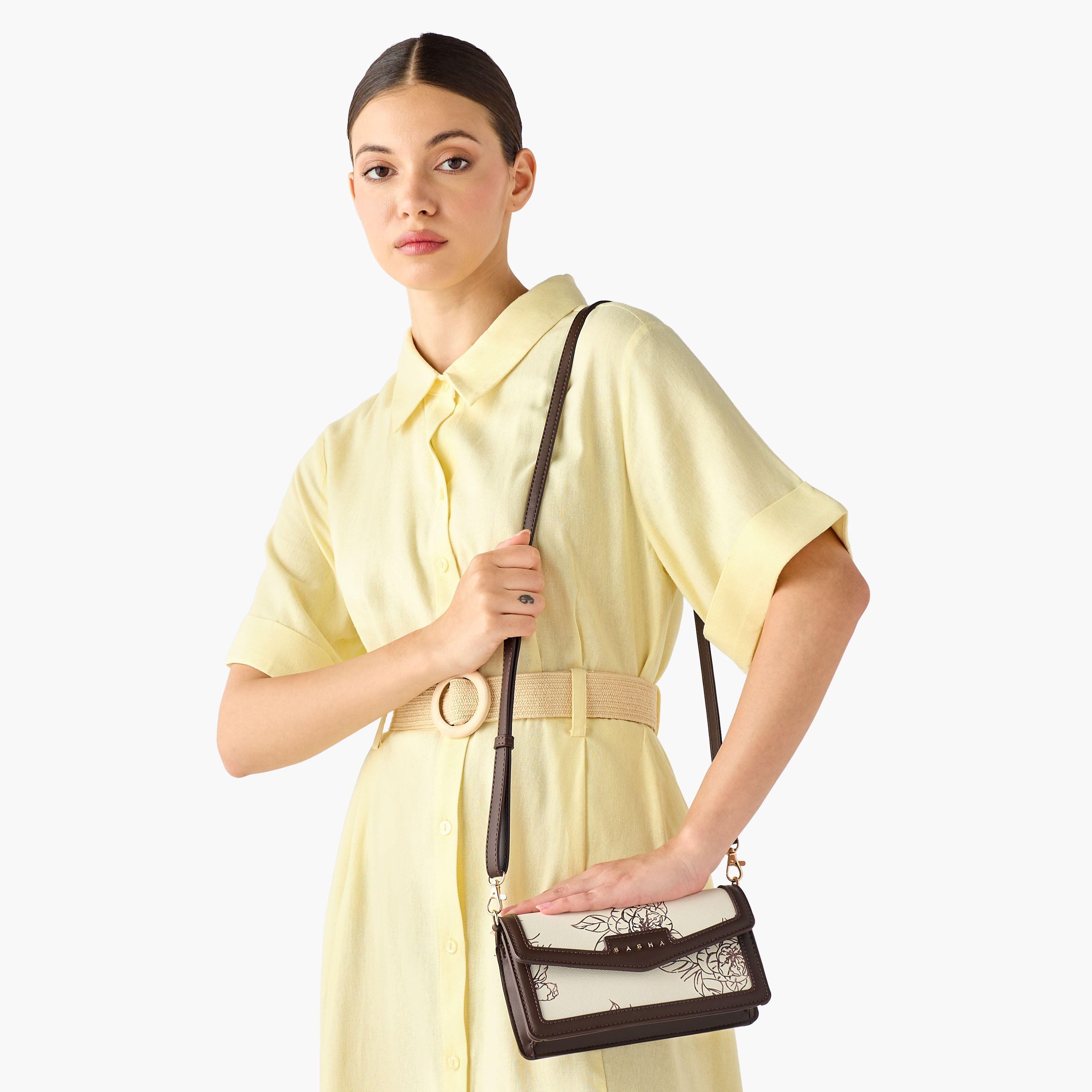 شنطة كروس بودي بطبعات زهور مع حزام قابل للفصل للنساء من ساشا كودز-women-bagsandwallets-handbags-image-2