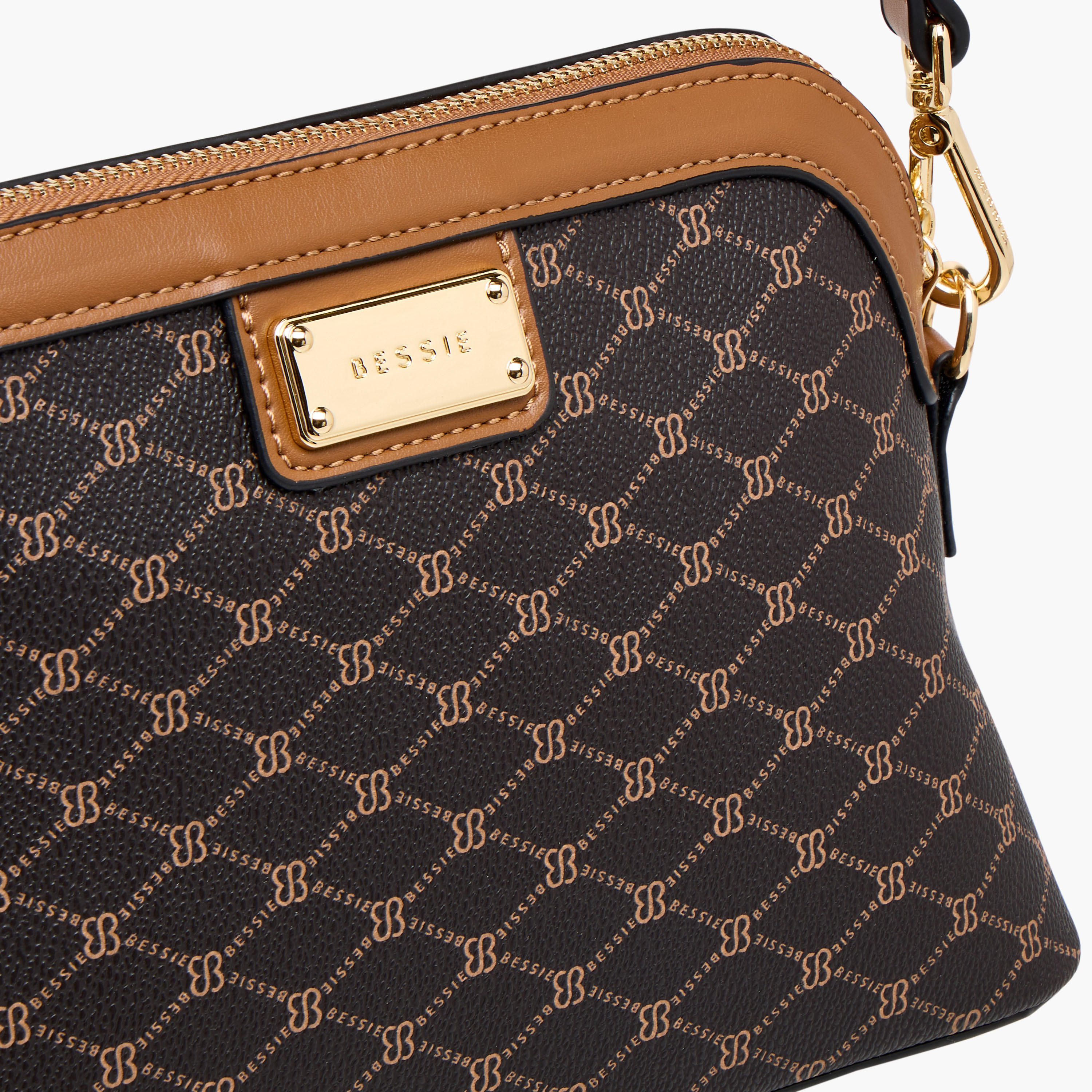 شنطة كروس بودي بحزام قابل للتعديل وطبعات مونوجرام من بيسي لندن-women-bagsandwallets-handbags-image-5