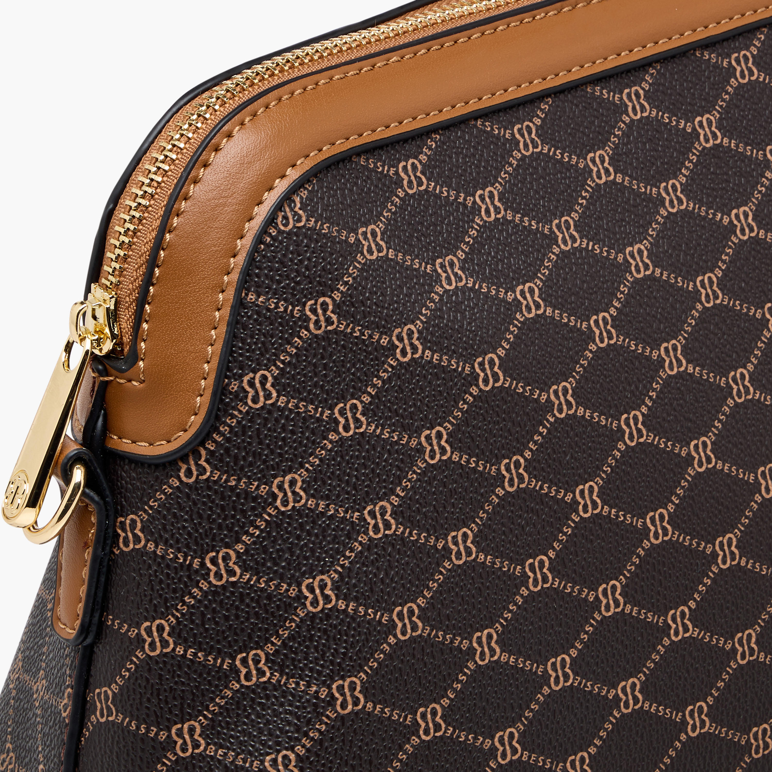 شنطة كروس بودي بحزام قابل للتعديل وطبعات مونوجرام من بيسي لندن-women-bagsandwallets-handbags-image-6