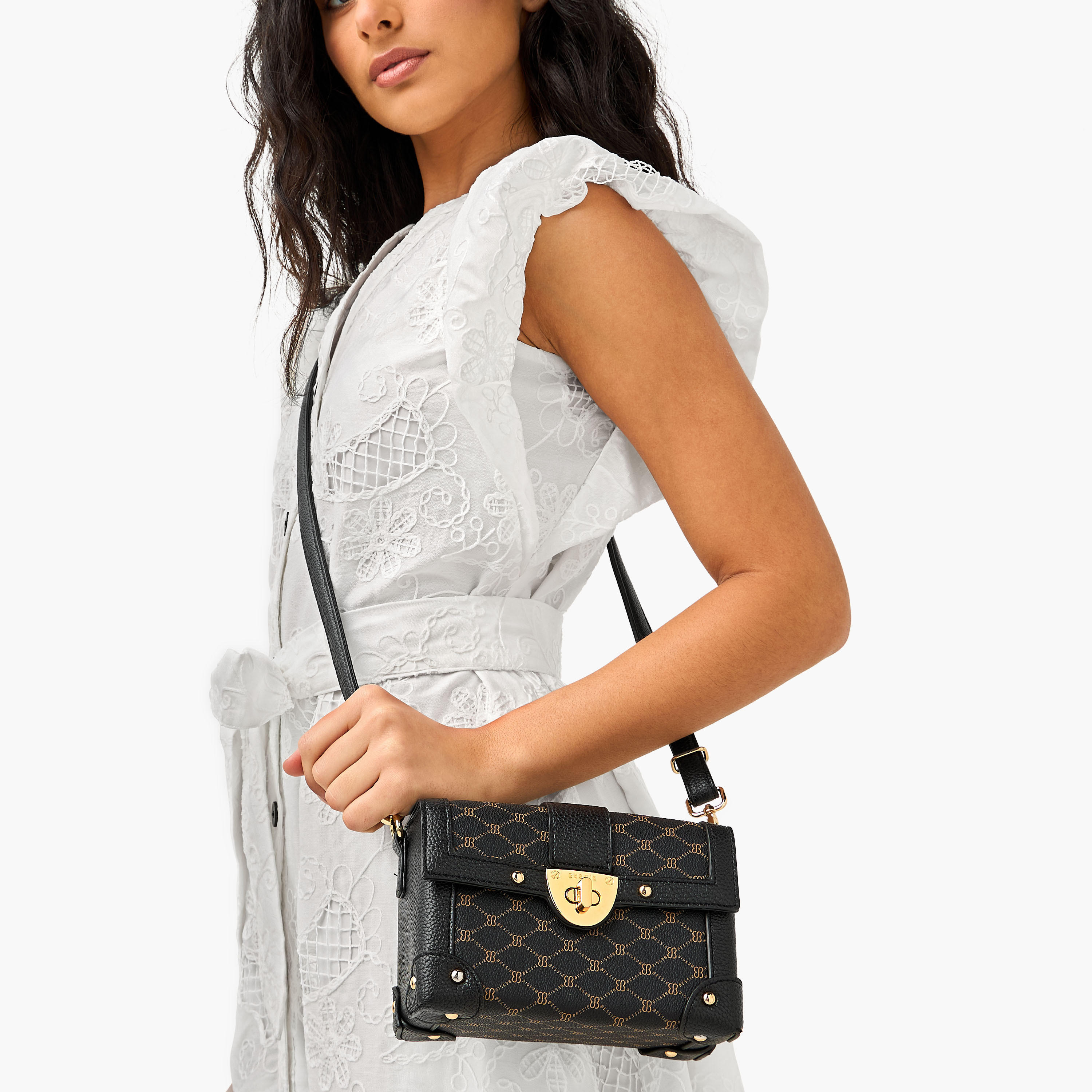 شنطة كروس بودي بحزام قابل للفصل وطبعات مونوجرام من بيسي لندن-women-bagsandwallets-handbags-image-2
