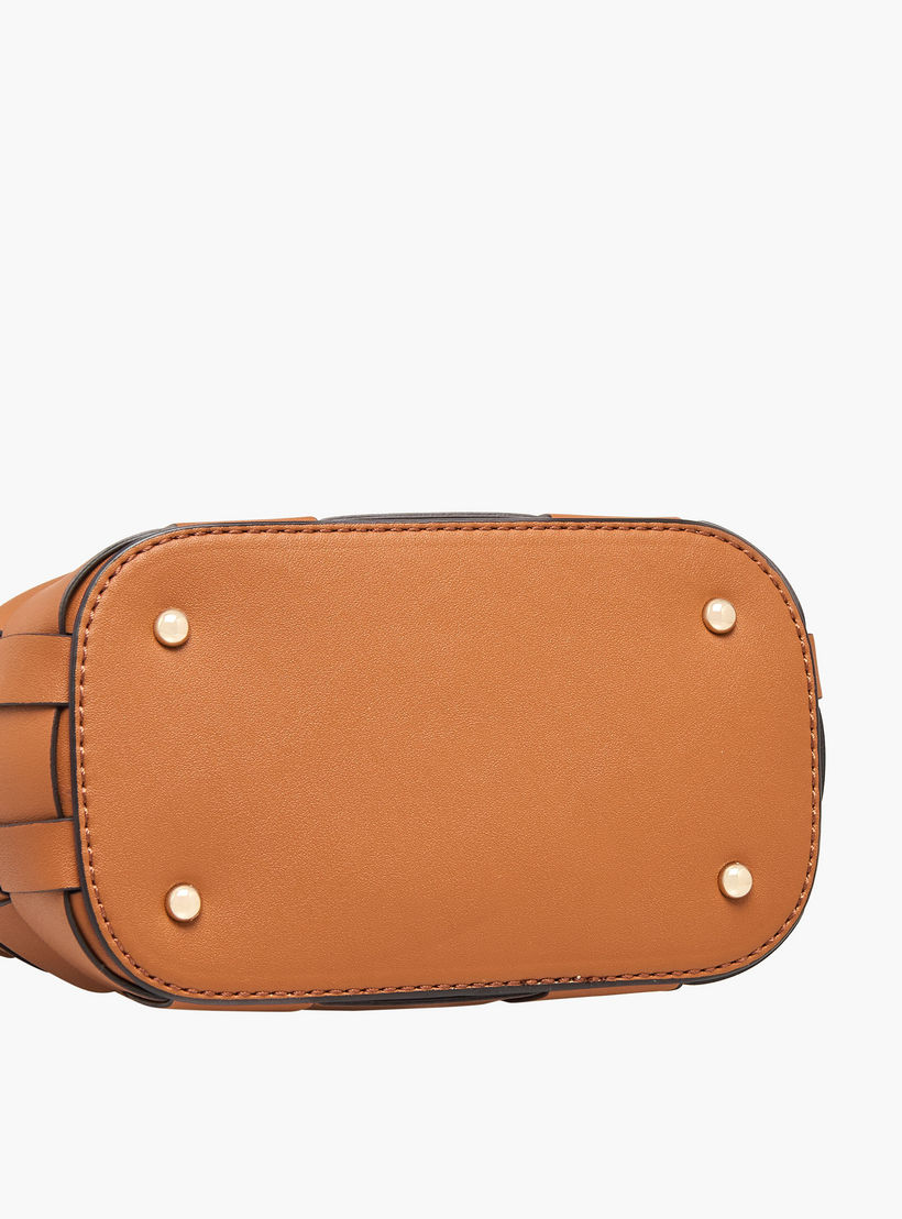شنطة دلو بنسيج بارزة الملمس مع زر إغلاق مايلي من جيس-women-bagsandwallets-handbags-image-7