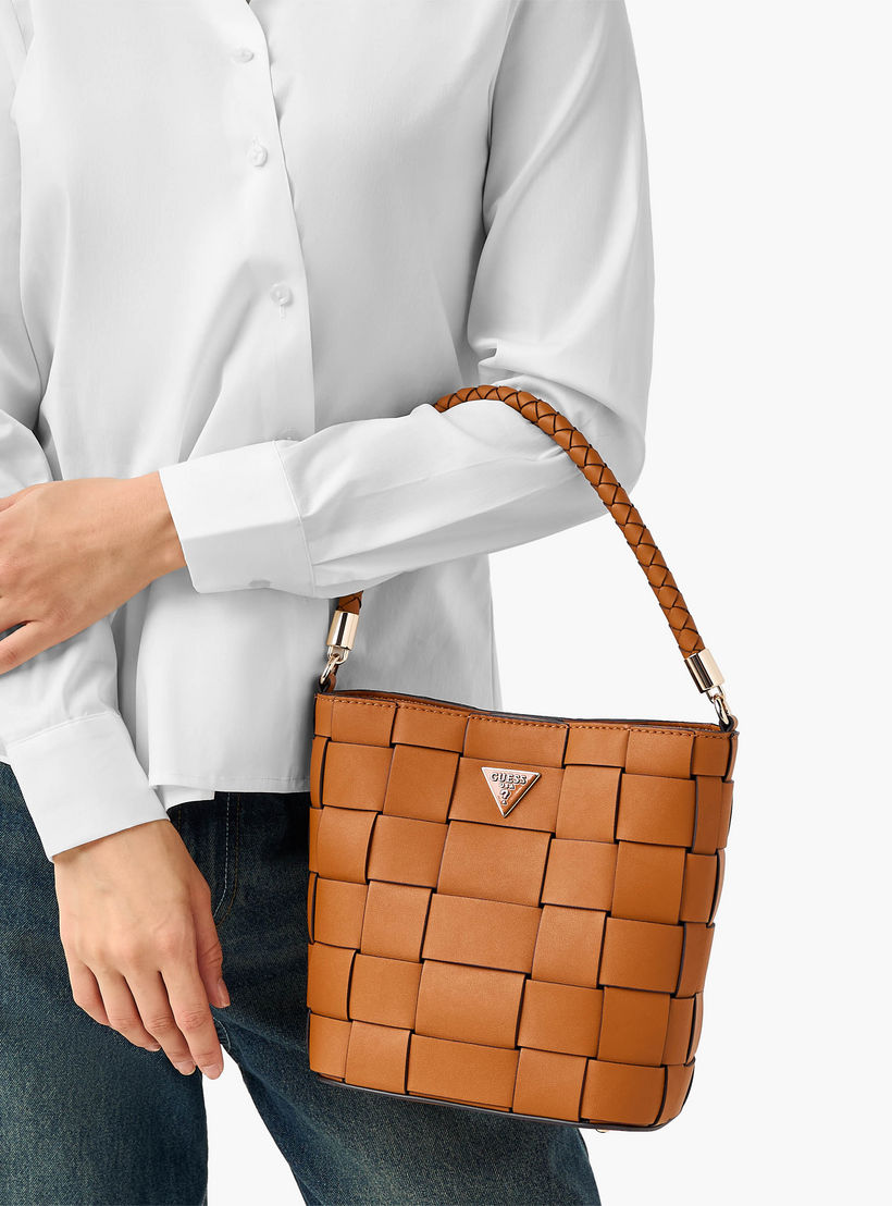 شنطة دلو بنسيج بارزة الملمس مع زر إغلاق مايلي من جيس-women-bagsandwallets-handbags-image-2