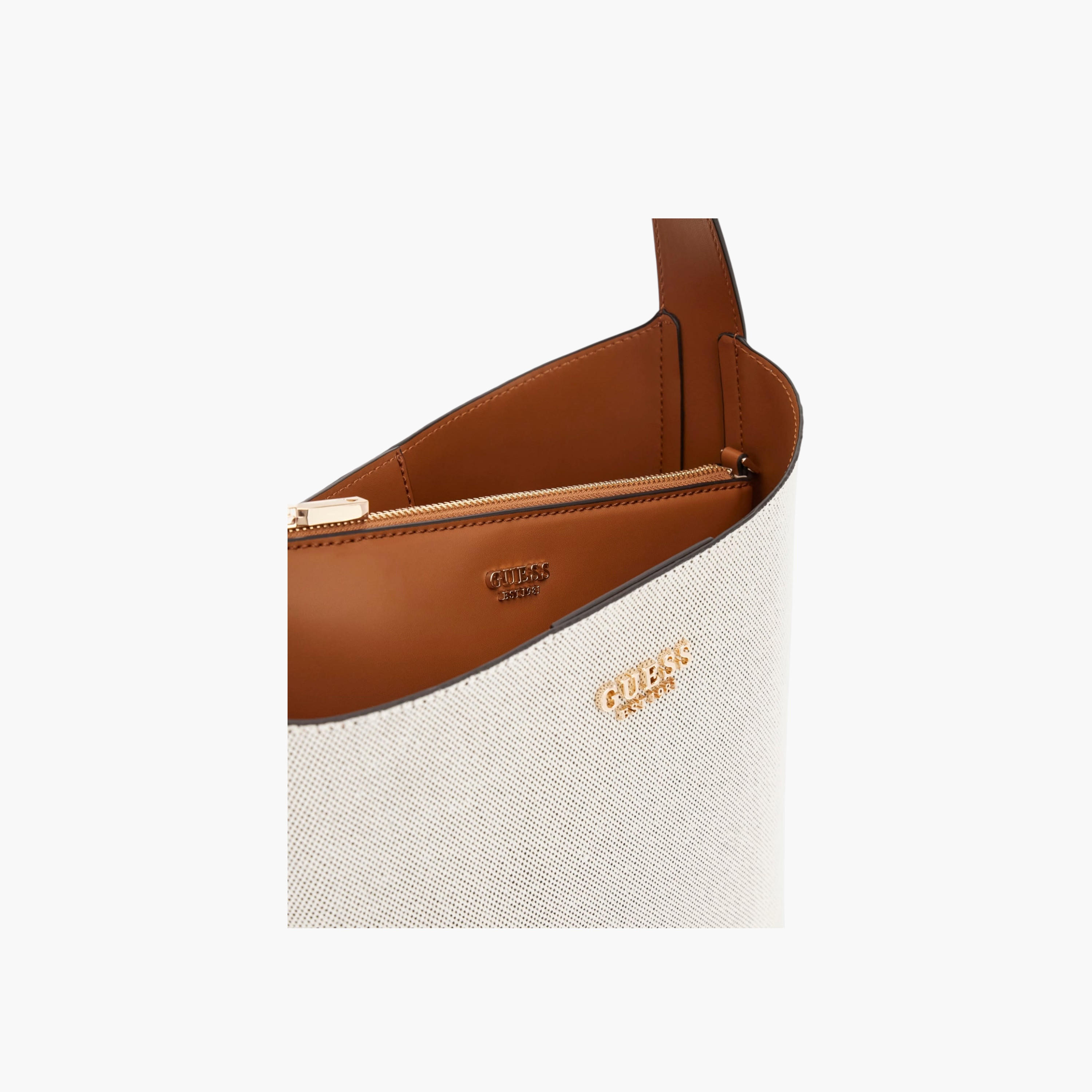 شنطة كتف دلو بارزة الملمس نيكوليت لارج من جيس-women-bagsandwallets-handbags-image-4