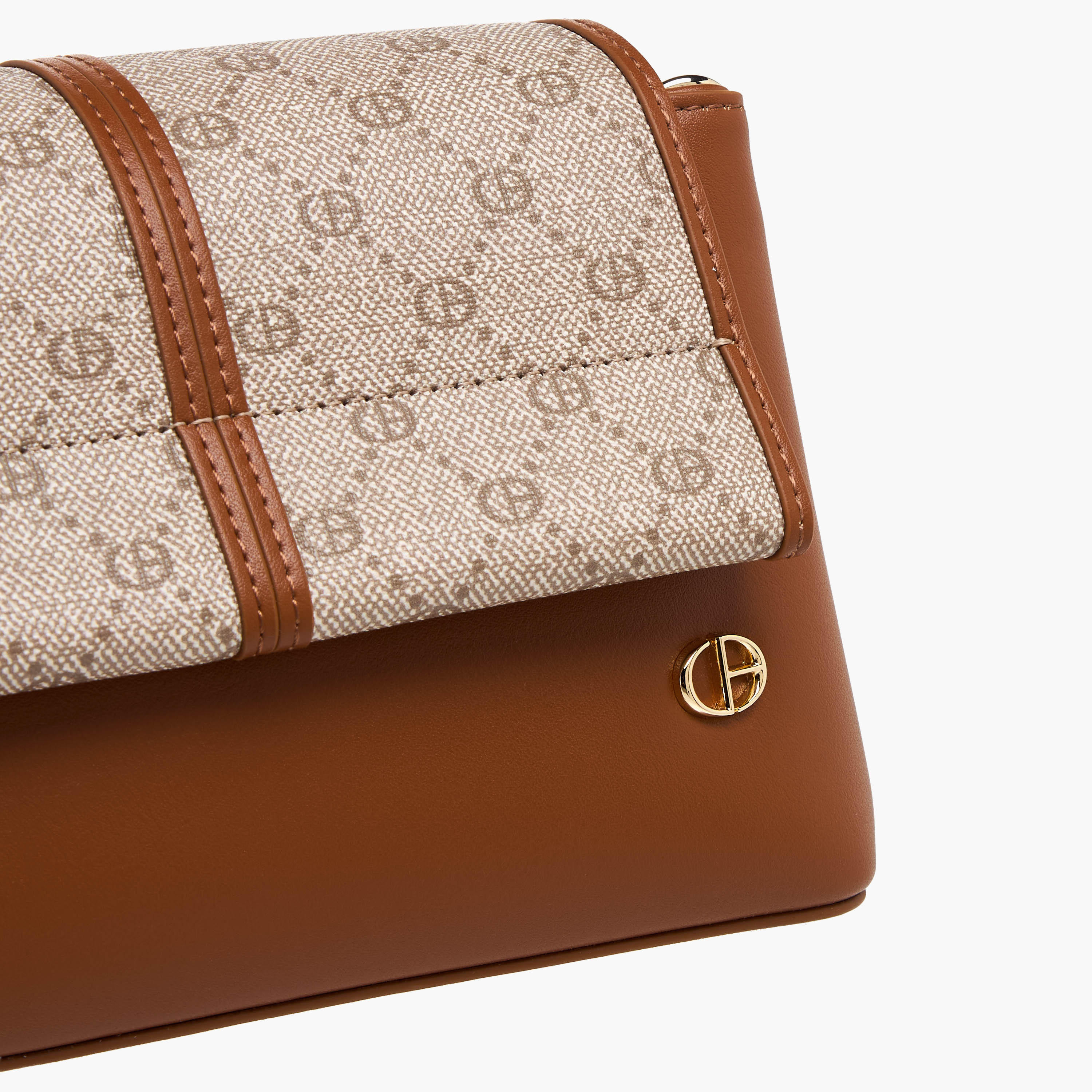 شنطة كروس بودي بطبعات مونوجرام مع محفظة من كريسبيلا-women-bagsandwallets-handbags-image-8