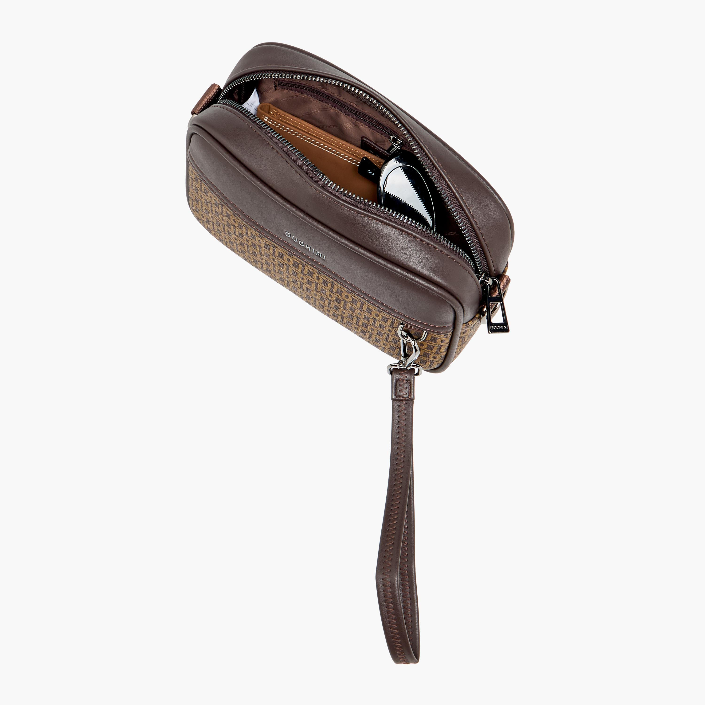 شنطة كروس بودي بطبعات مونوجرام للرجال من دوتشيني-men-bags-image-1
