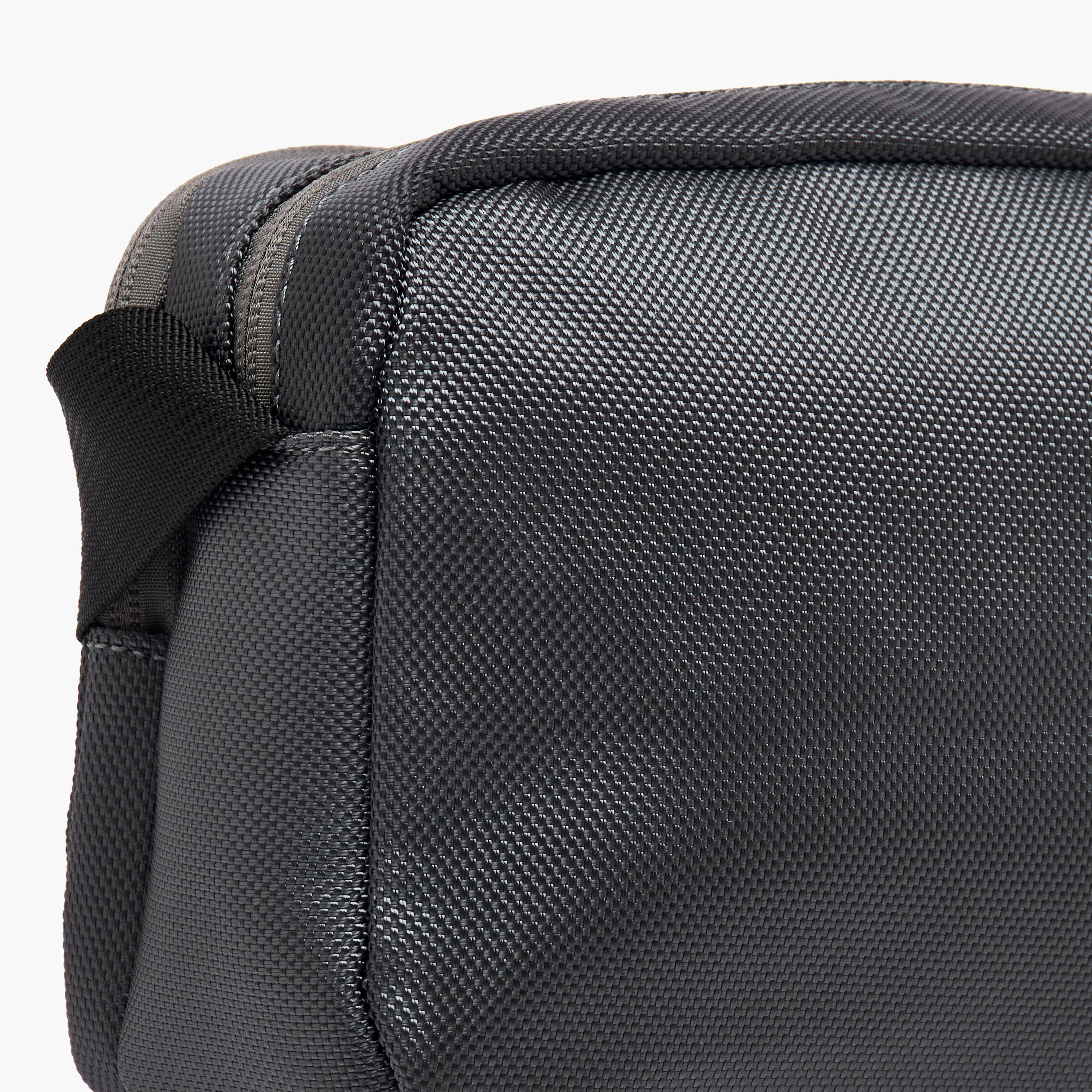شنطة كروس بودي بارزة الملمس للرجال من لي كوبر-men-bags-image-3