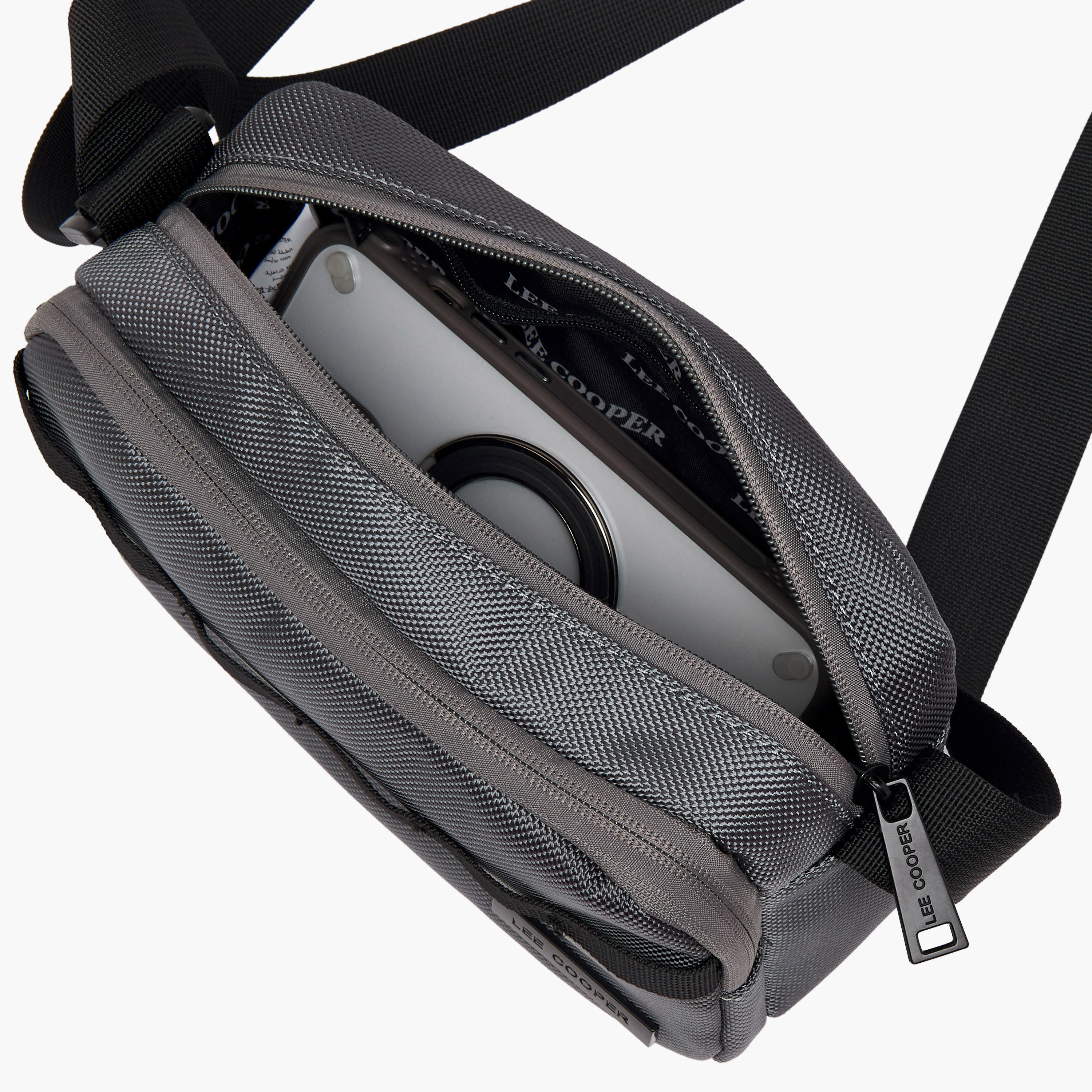 شنطة كروس بودي بارزة الملمس للرجال من لي كوبر-men-bags-image-1