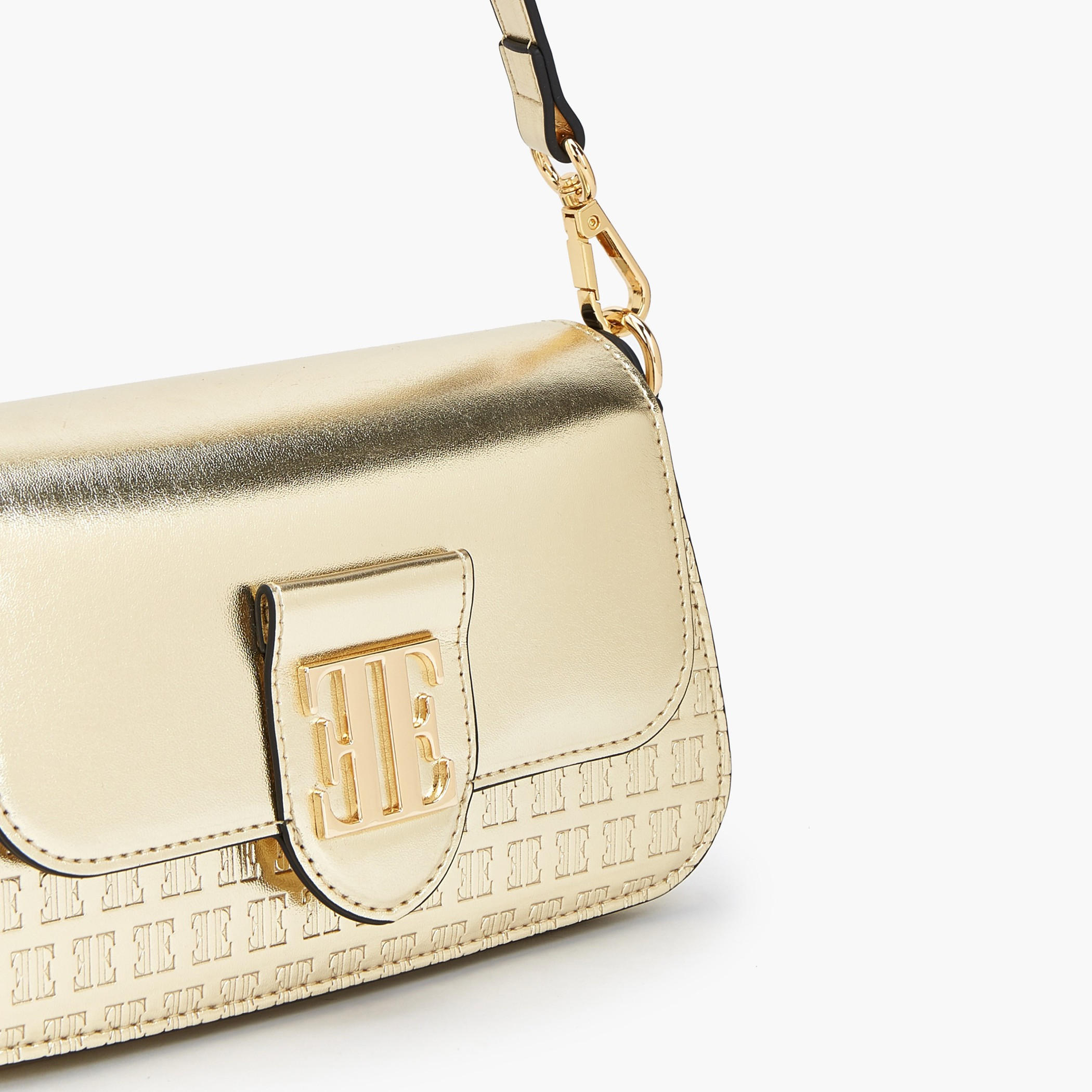 شنطة كتف بنقوش مونوجرام وحزام قابل للتعديل من إيل-women-bagsandwallets-handbags-image-4