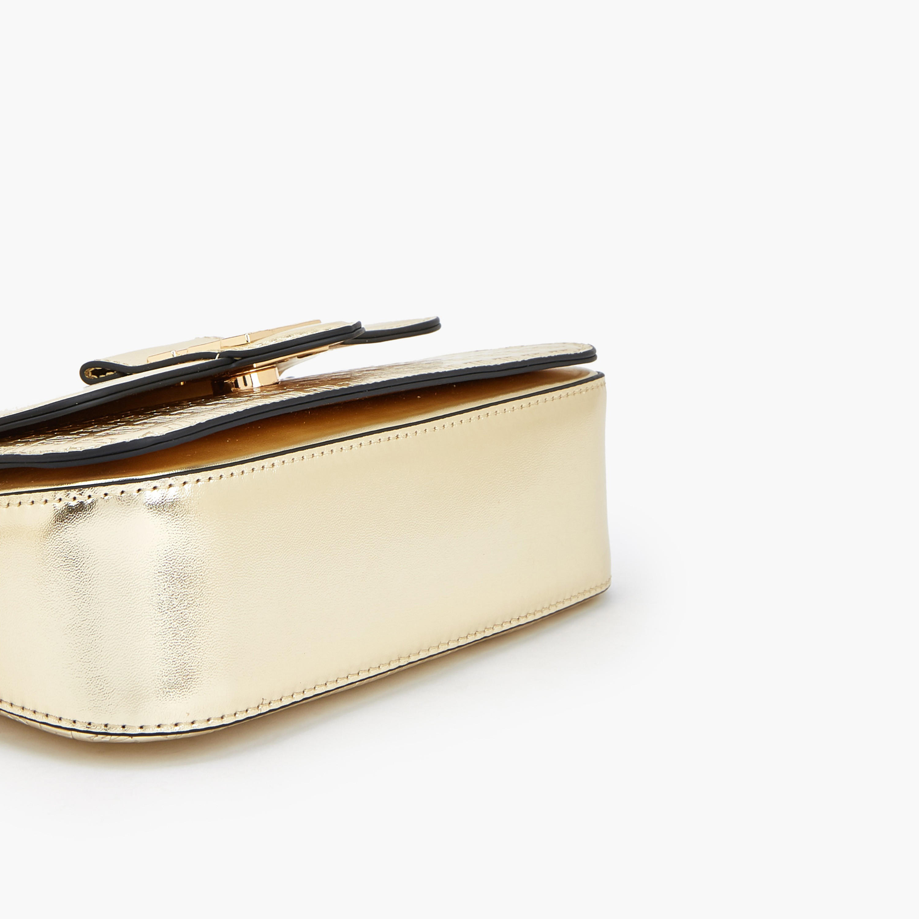 شنطة كتف بنقوش مونوجرام وحزام قابل للتعديل من إيل-women-bagsandwallets-handbags-image-6