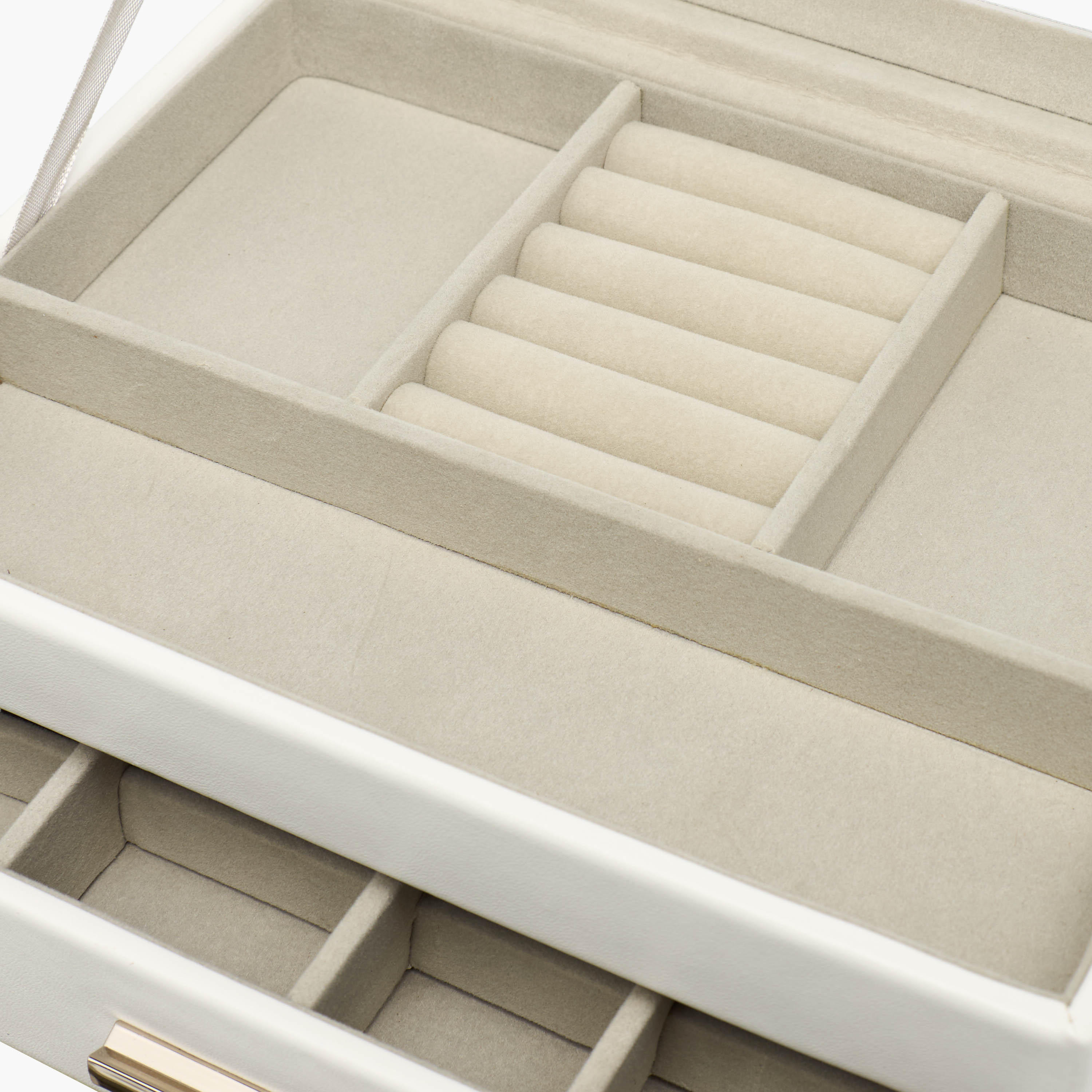 3-Compartment Jewellery Organiser with Flap Closure - 21x15x13 cms-women-watchesandjewellery-jewellery-storage-image-6