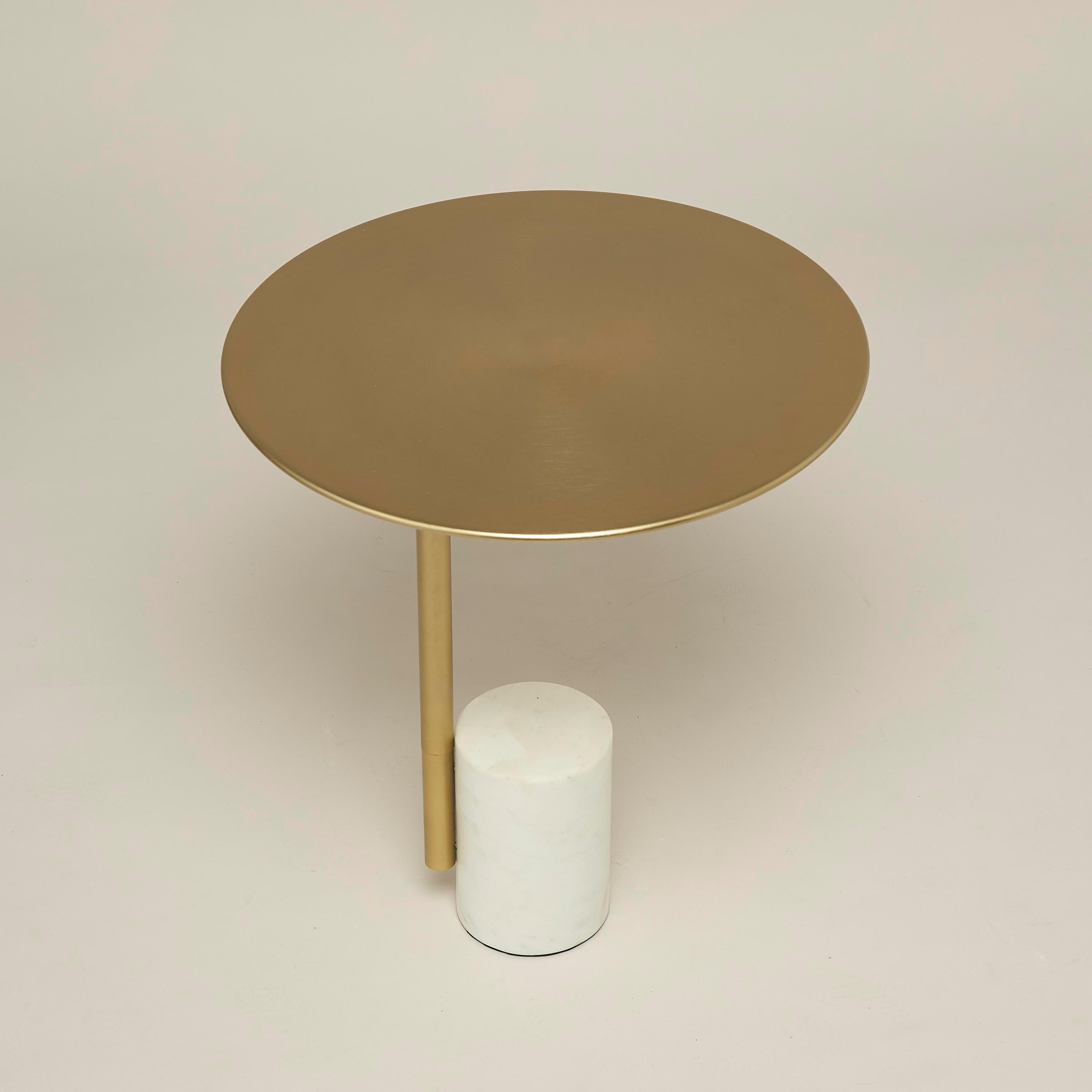 طاولة جانبية بسطح رخام وقاعدة عمودية - 46x46x41 سم-furniture-livingroom-sideandendtables-image-6