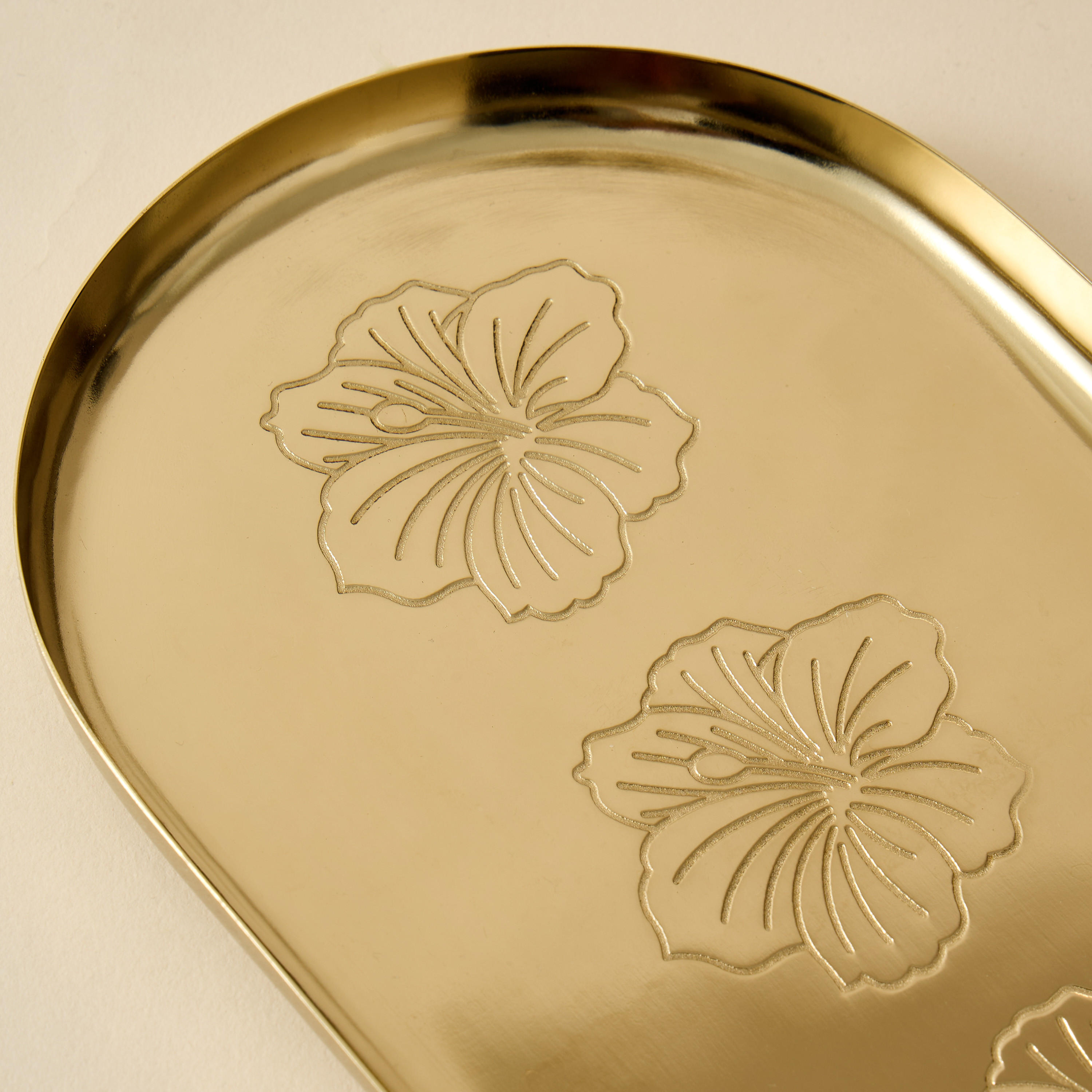 Hibiscus Engraved Oval Serving Tray-household-dining-serveware-servingtrays-image-3