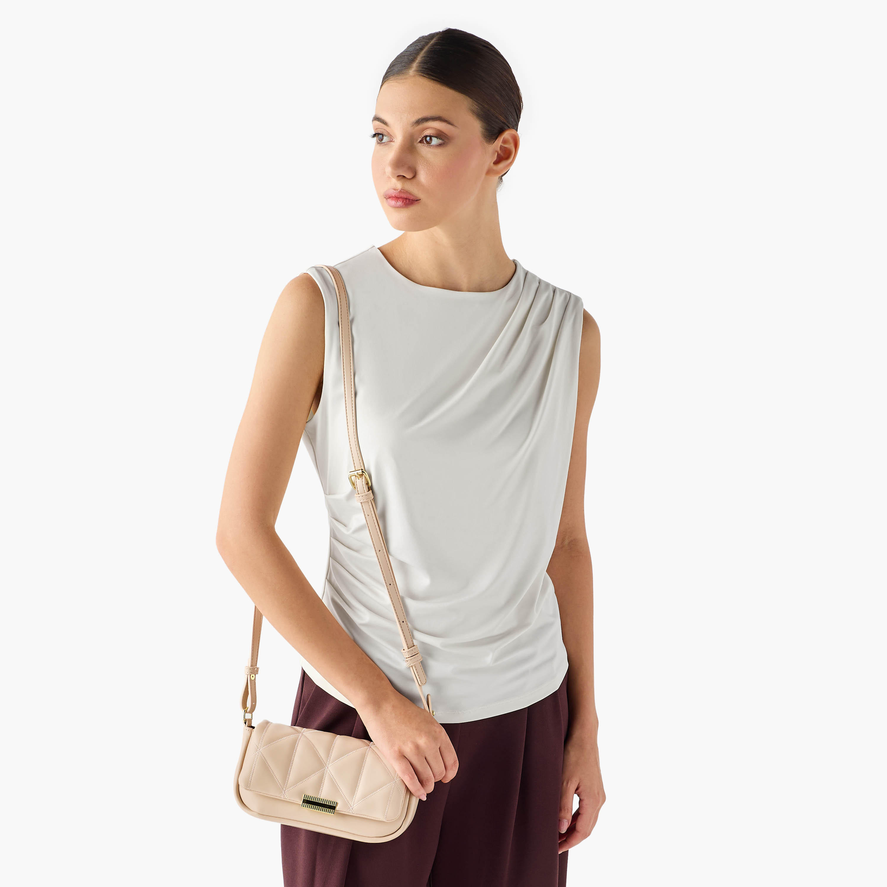 شنطة كروس بودي مبطنة بحزام قابل للتعديل من ساشا-women-bagsandwallets-handbags-image-2